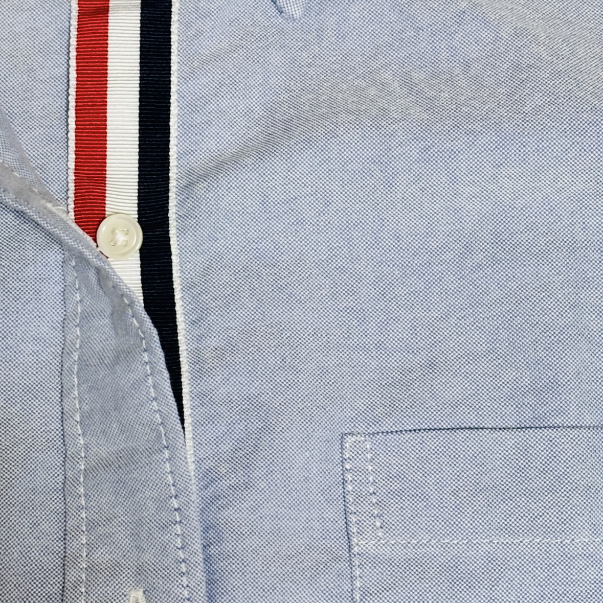 (W) Thom Browne Grosgrain Placket Oxford Shirt Light Blue 착용 스타일