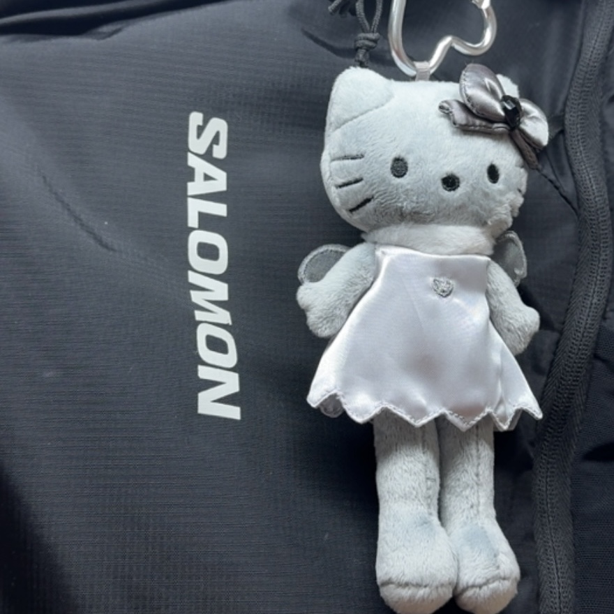 Sanrio Hello Kitty Black Angel Collection Style Up Mascot Angel Gray 착용 스타일