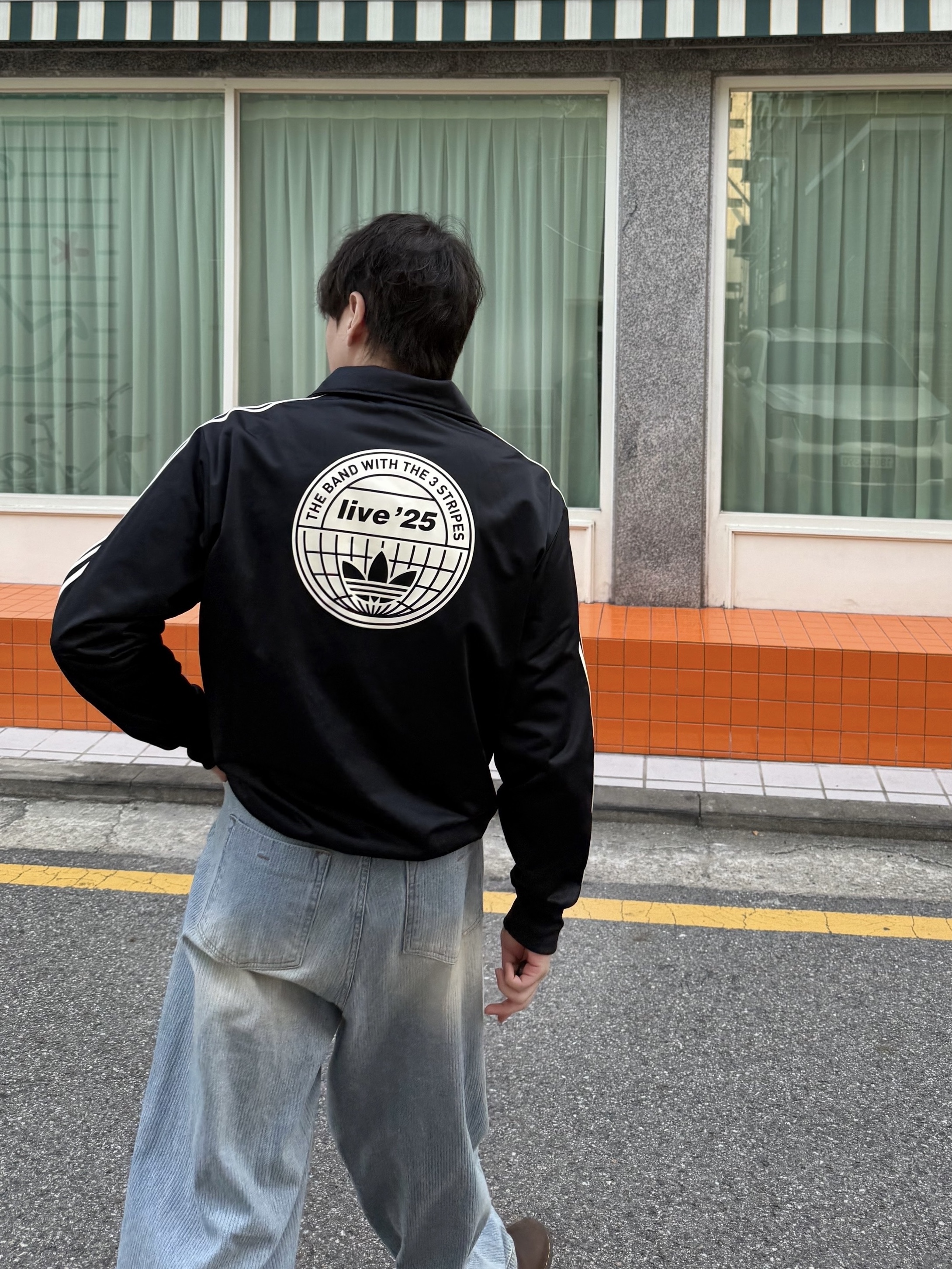 noun Corduroy Denim Pants Light Blue, Adidas x Oasis Tour Firebird Track Top Black - KR Sizing 착용 스타일 - 1
