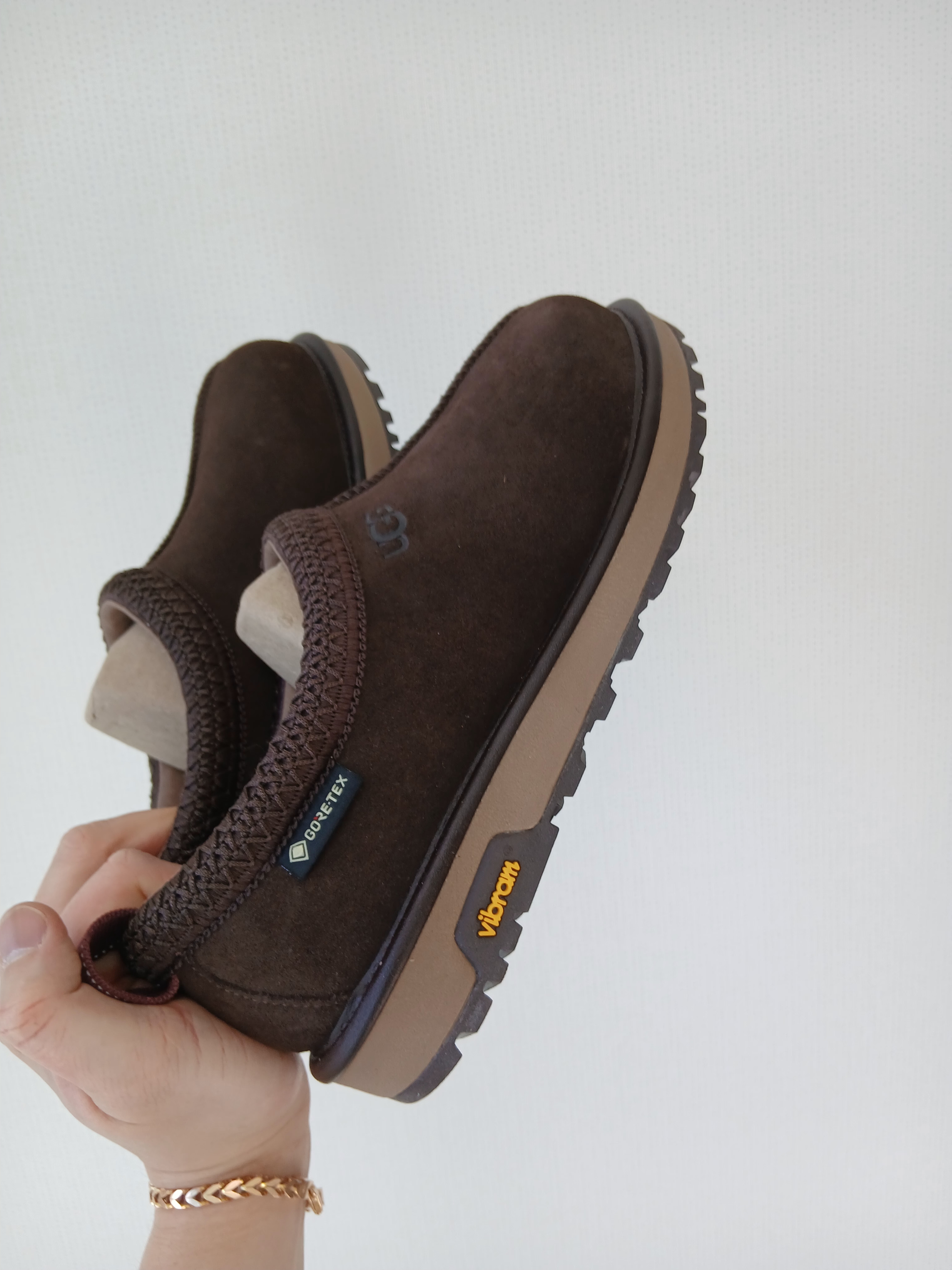 UGG Tasman GTX Chestnut, UGG Tasman GTX Black 착용 스타일 - 5