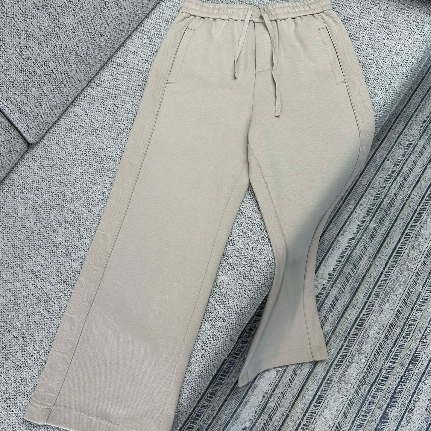 Yeezy x Gosha Rubchinskiy YZY Black Dogs Jogger Heather Grey 착용 스타일