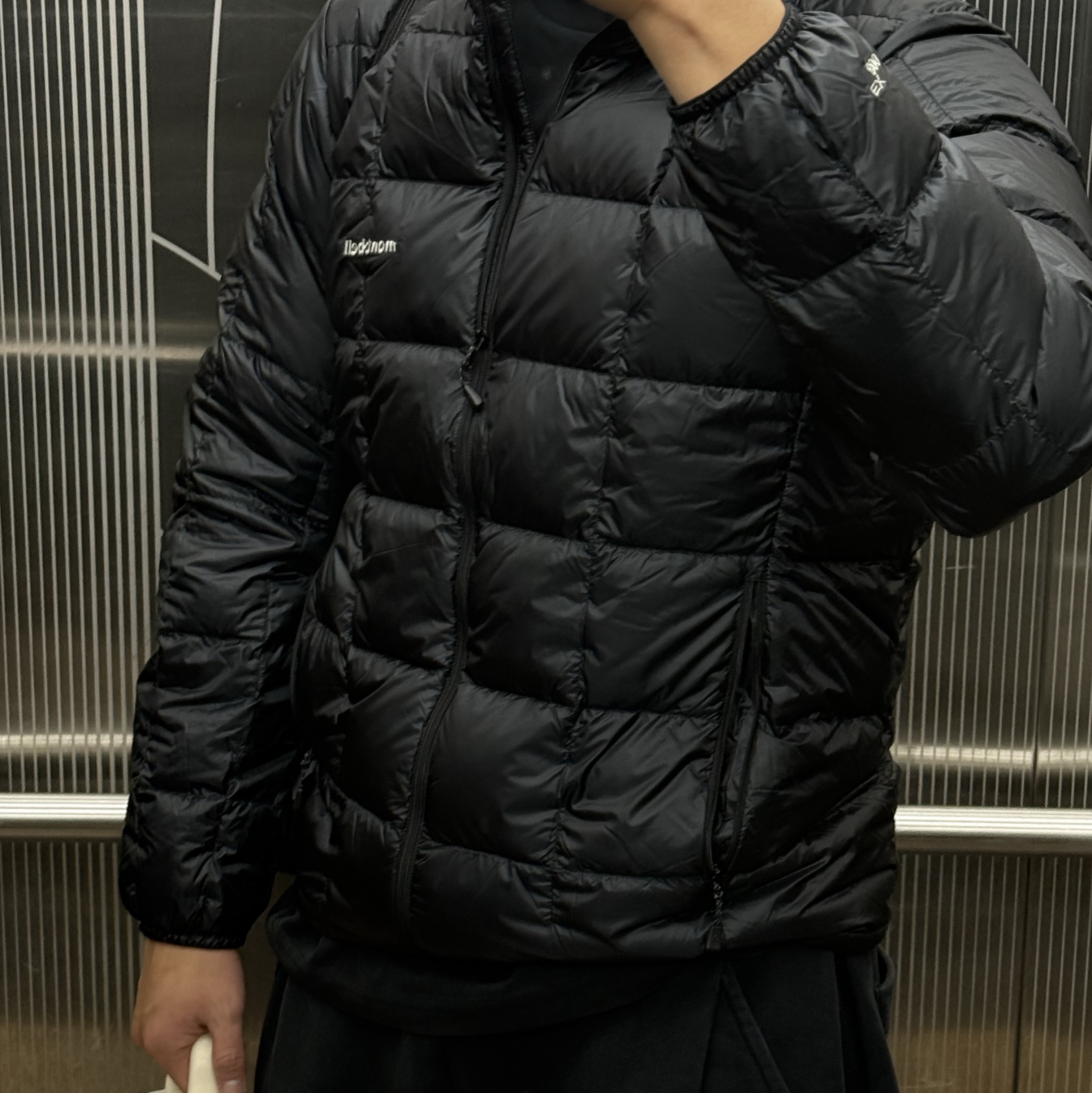 Montbell Superior Down Jacket Black 착용 스타일