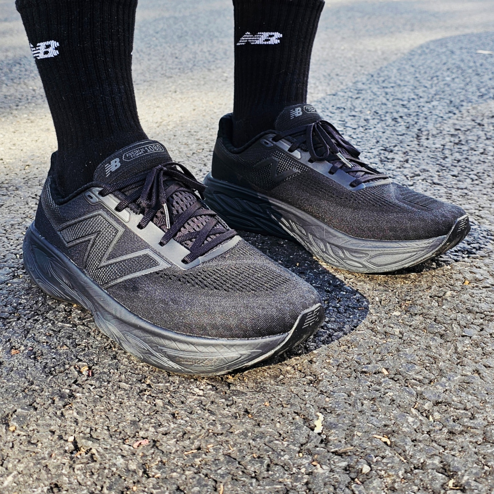 New Balance Fresh Foam X 1080v14 Black Black Metallic - 2E Wide 착용 스타일