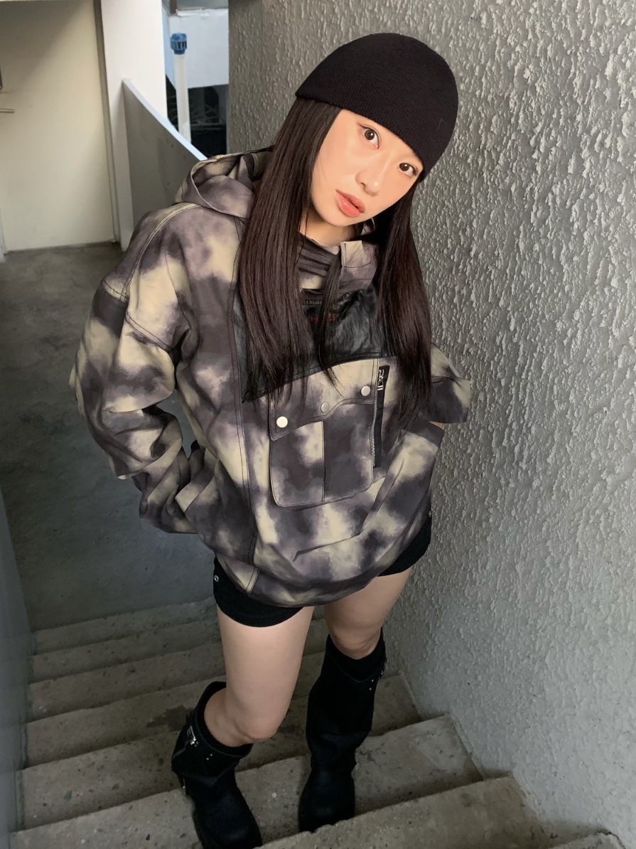 PHOS333 Chasing Nova Anorak Beige, [KREAM 단독] PHOS333 Chasing Nova Anorak Burgundy 착용 스타일 - 3