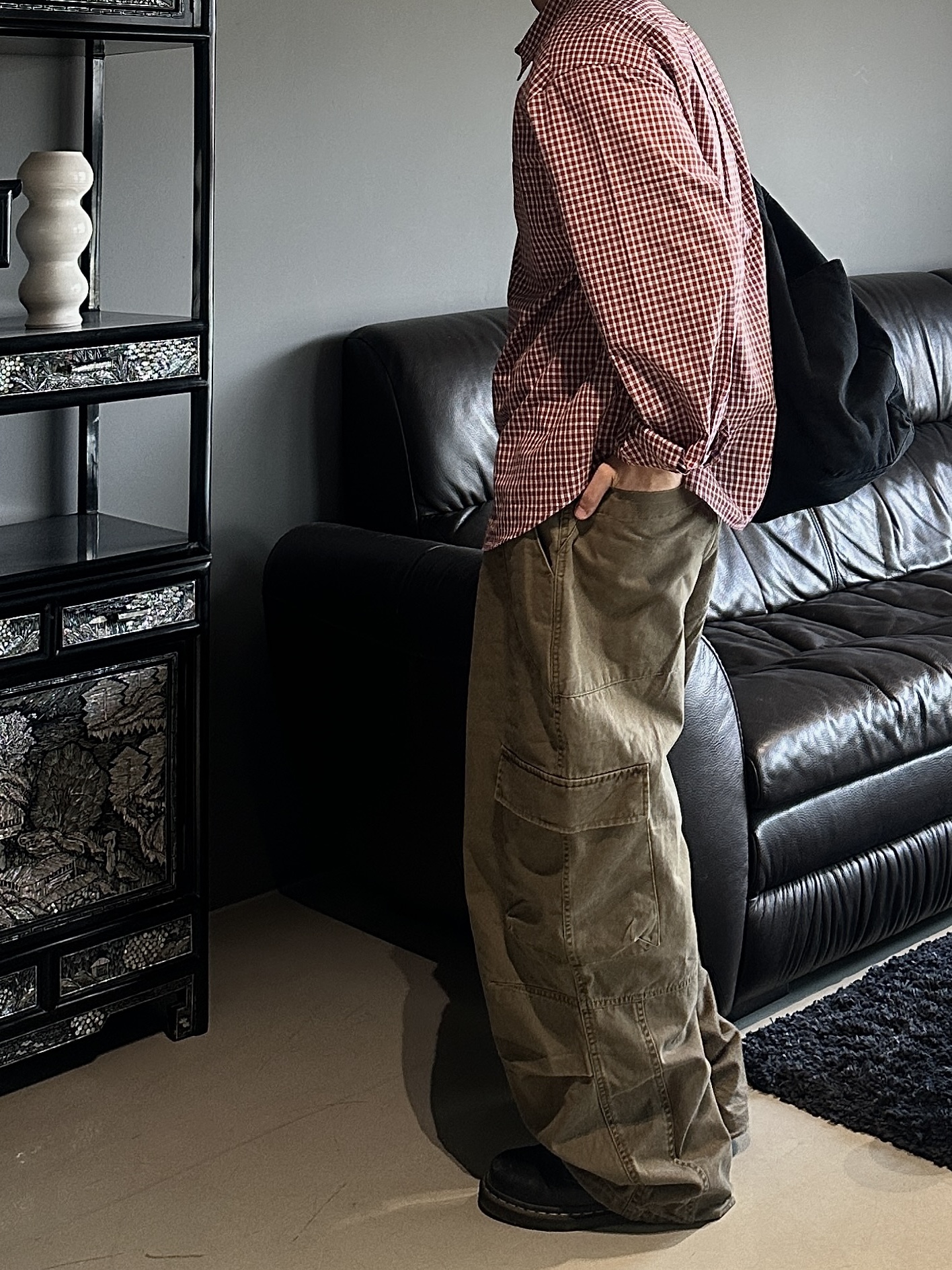 noun Washed Cargo Pants Khaki, Dr. Martens 1461 Smooth Black 착용 스타일 - 1