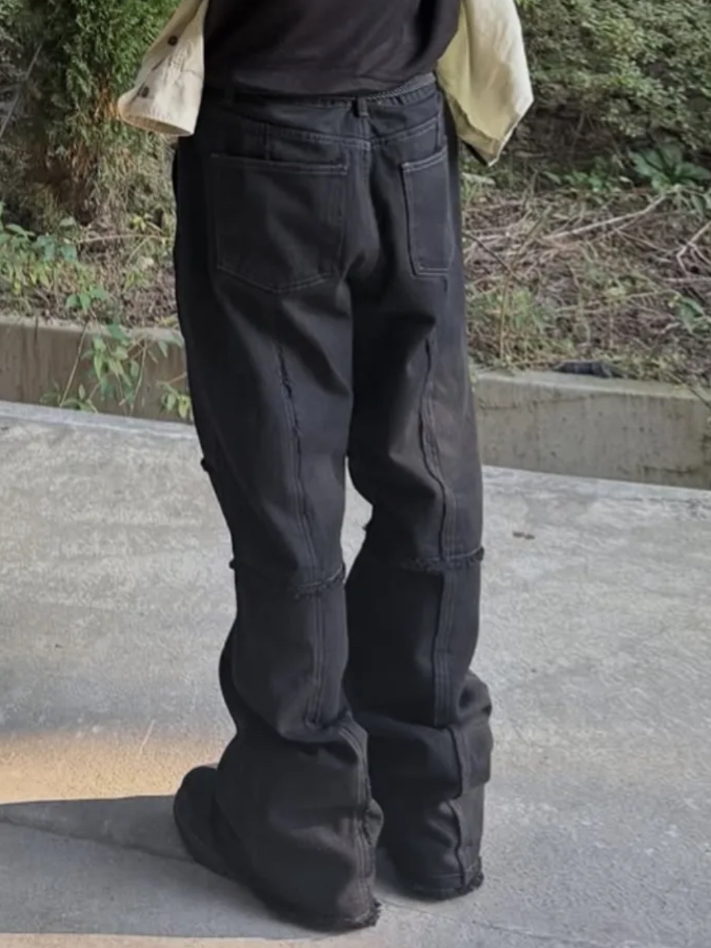 PHOS333 Double Pocket Incision Jeans Black, PHOS333 Double Pocket Incision Jeans Grey 착용 스타일 - 2