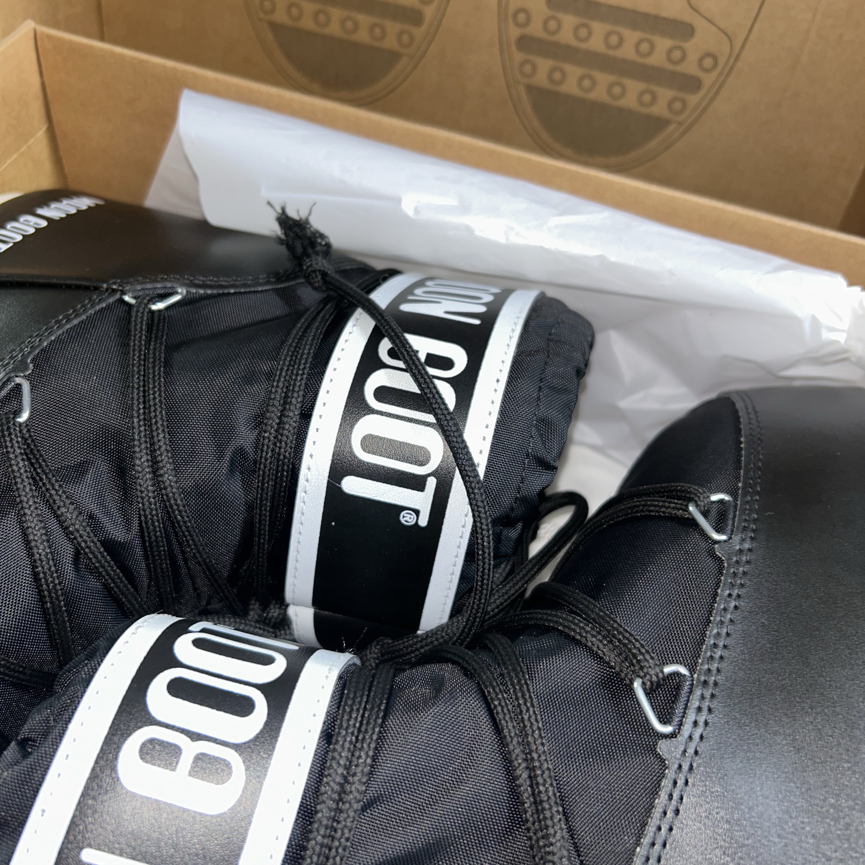 (W) Moon Boot Icon Low Nylon Boots Black 착용 스타일