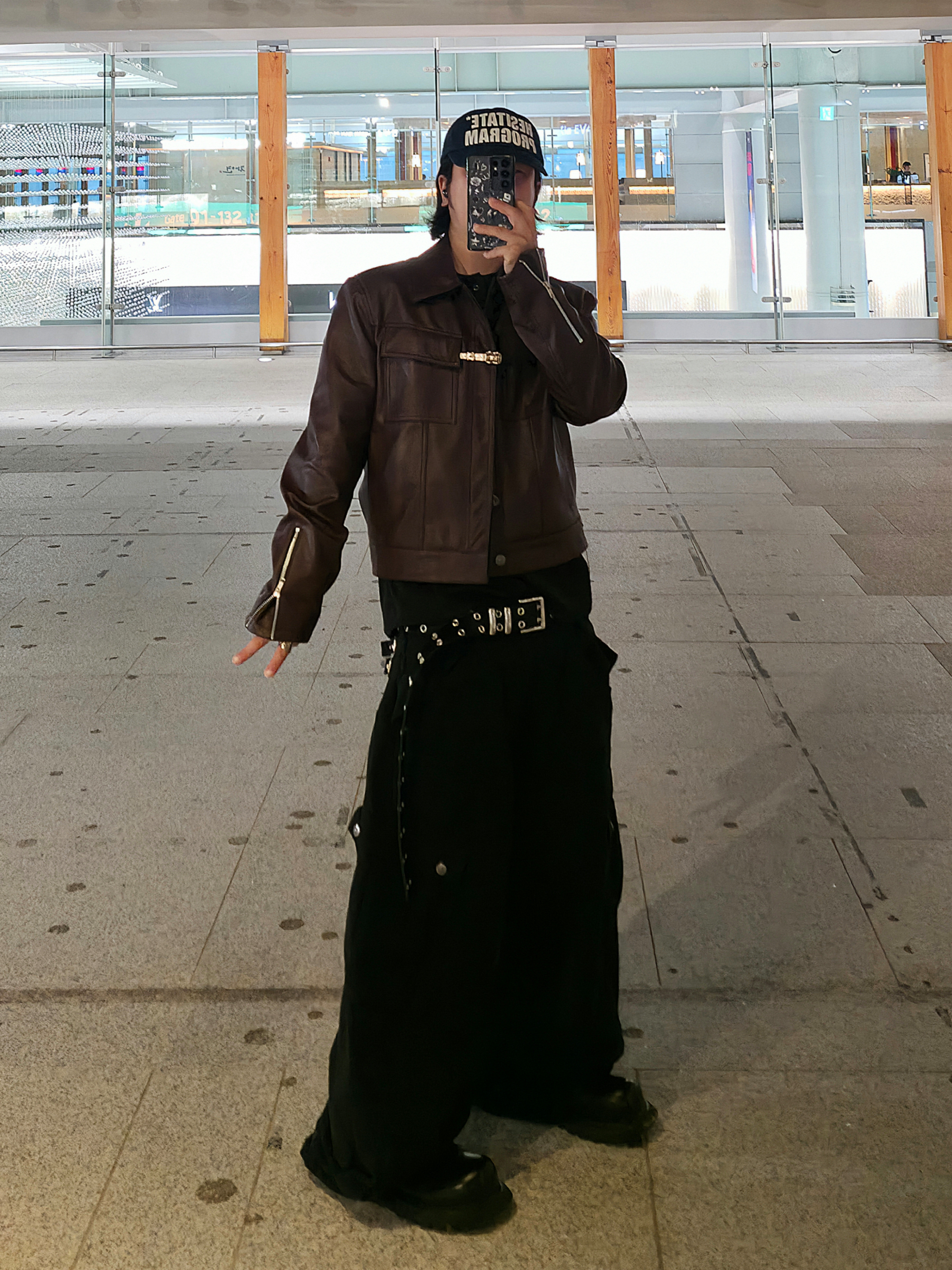 Haleine Trucker Faux Leather Jacket Burgundy (WJ346), Aoiro x Pog Service Hikari M65 Curved Pants Vintage Black 착용 스타일 - 7