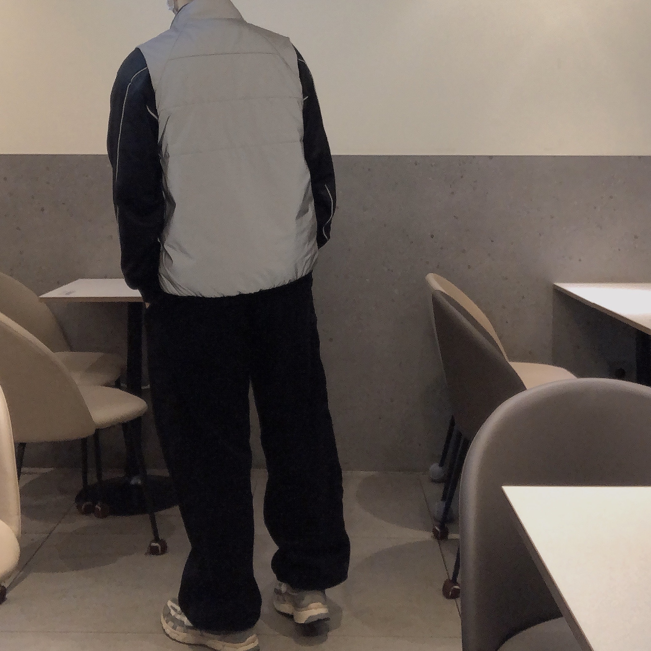 Nike Therma-Fit ADV Reflective Design Running Vest Reflect Silver - Asia, Darkr8m Studio x Hardhitters Refelective Track Top Black 착용 스타일 - 3