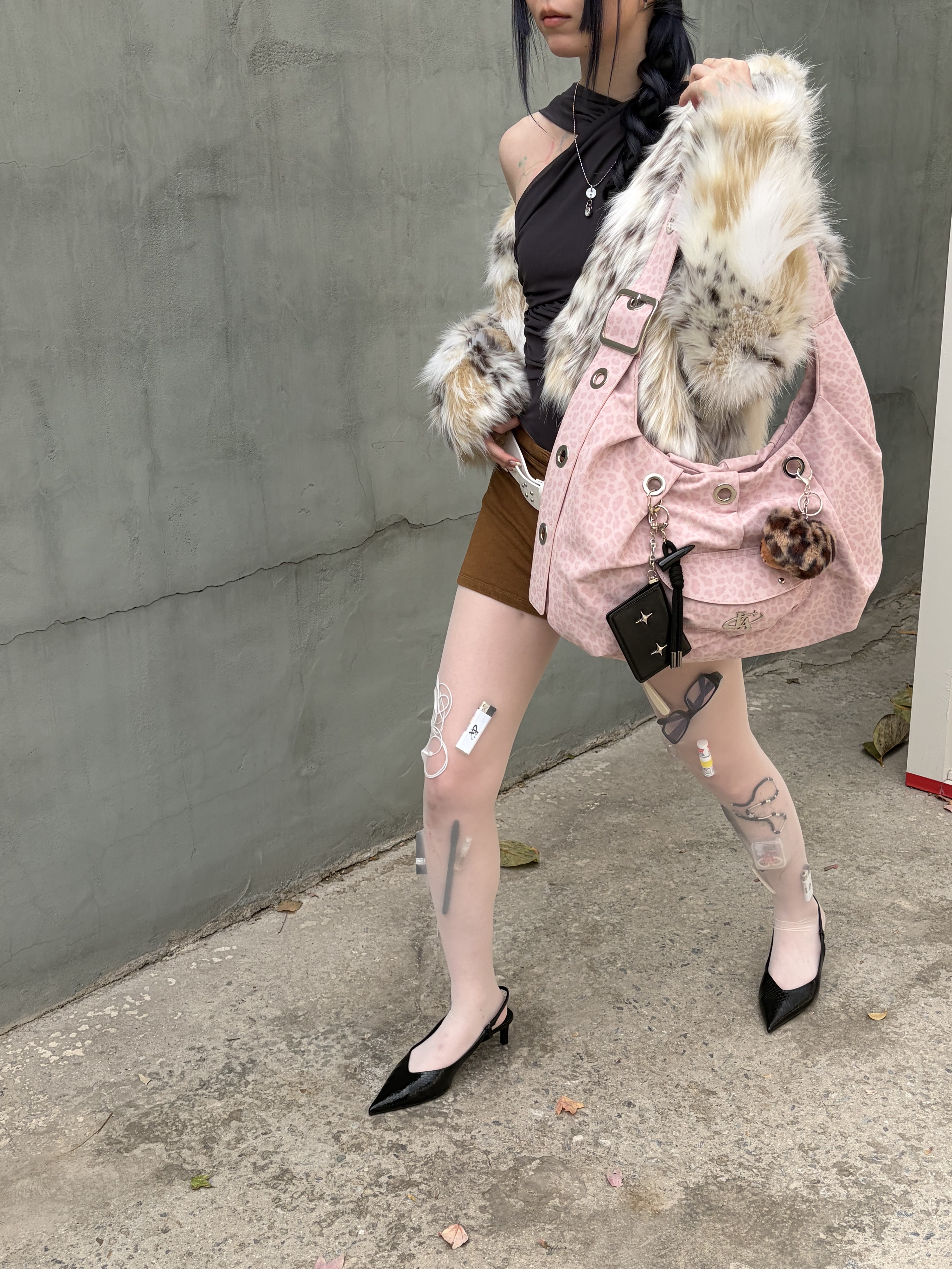 For Appeal Carry All Large Hobo Bag Leopard Pink, For Appeal Carry All Large Hobo Bag Choco Charcoal 착용 스타일 - 4