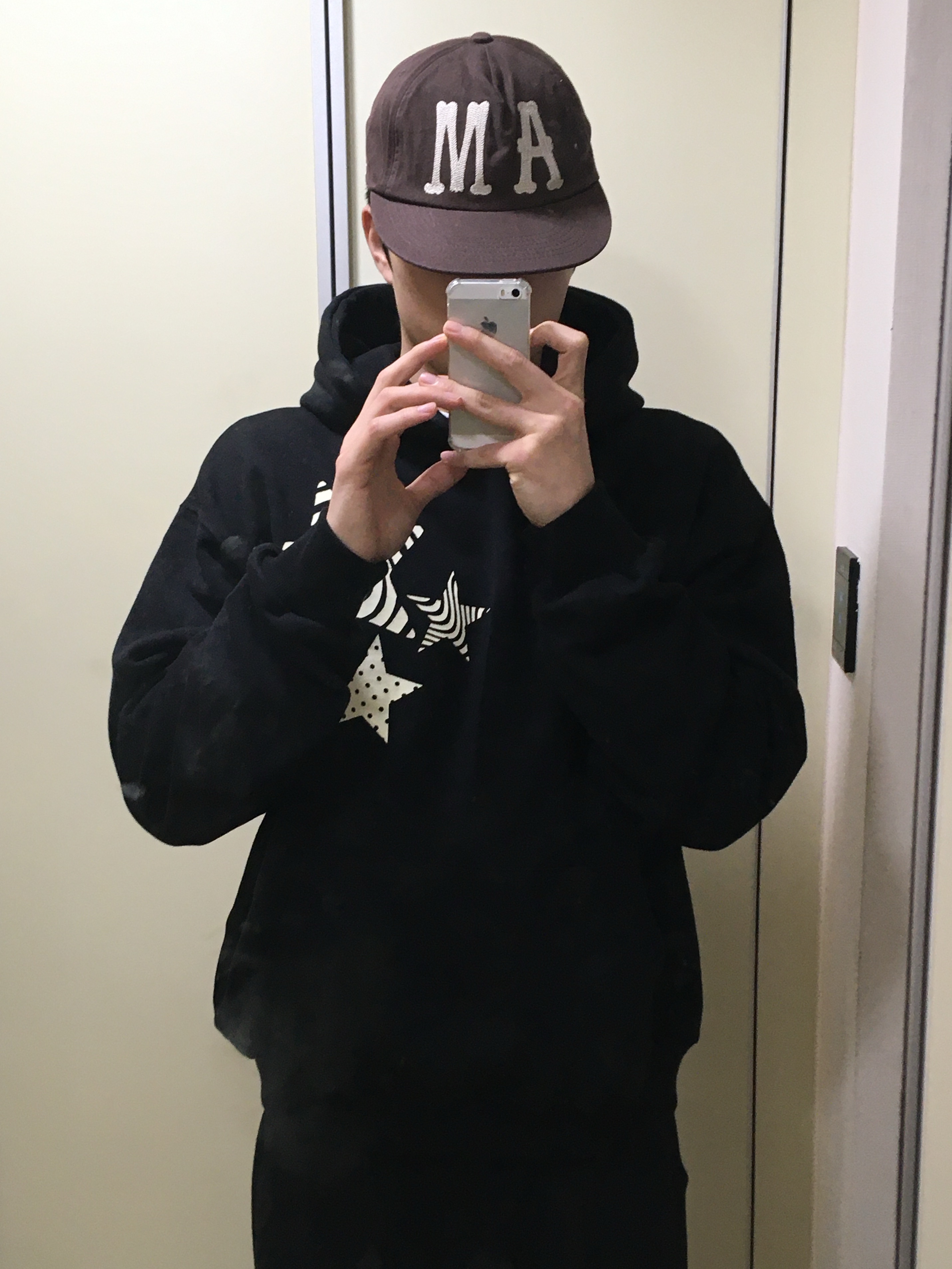 AMOU A.M 5Pannel Cap Brown 착용 스타일 - 1