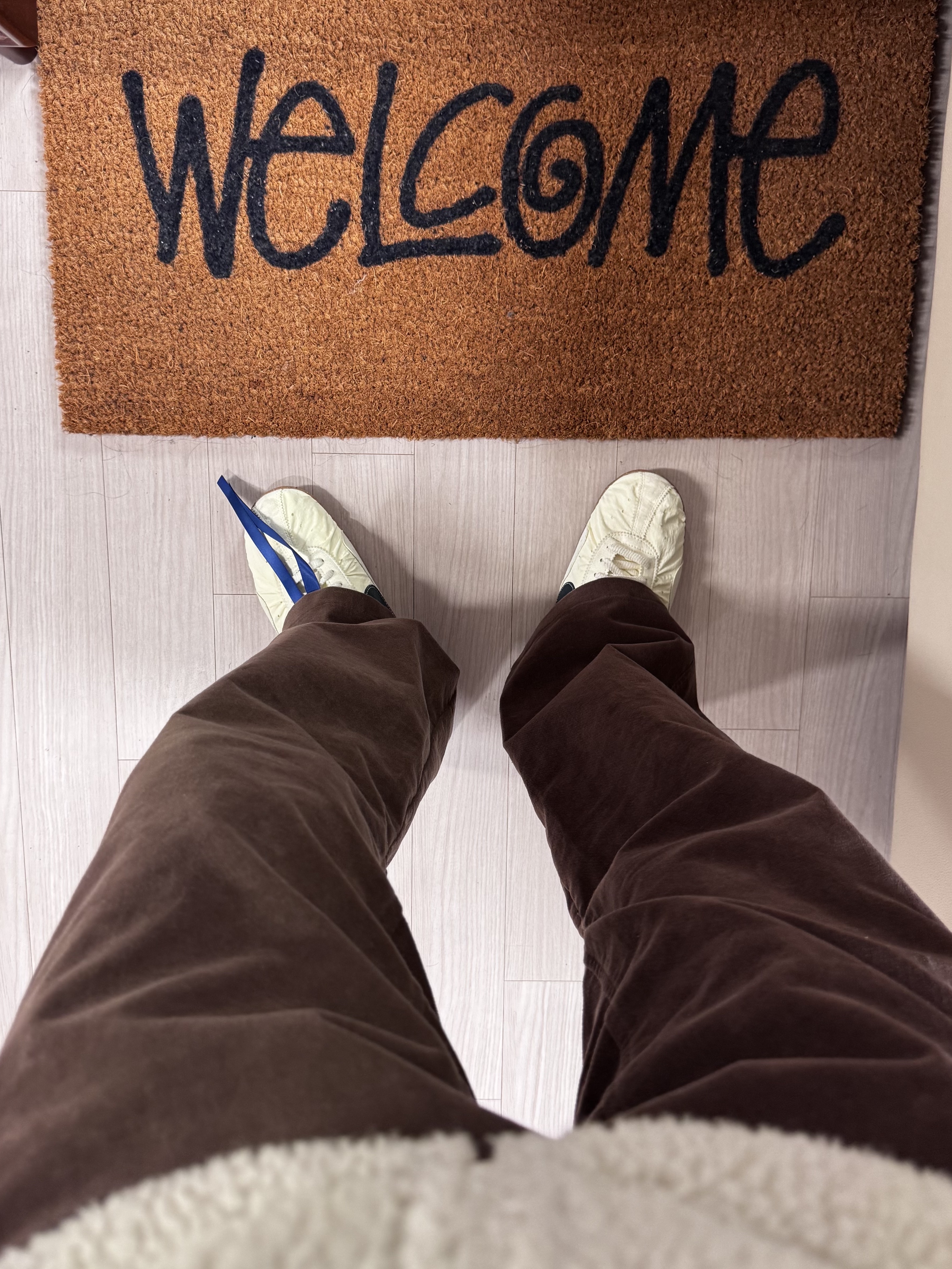 Patagonia Classic Retro-X Jacket Natural, Nike x Jacquemus Moon Shoe SP Alabaster Off Noir 착용 스타일 - 2