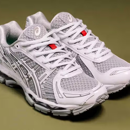Asics x Up There Gel-Kayano 12.1 Glacier Grey Pure Silver 착용 스타일 - 2