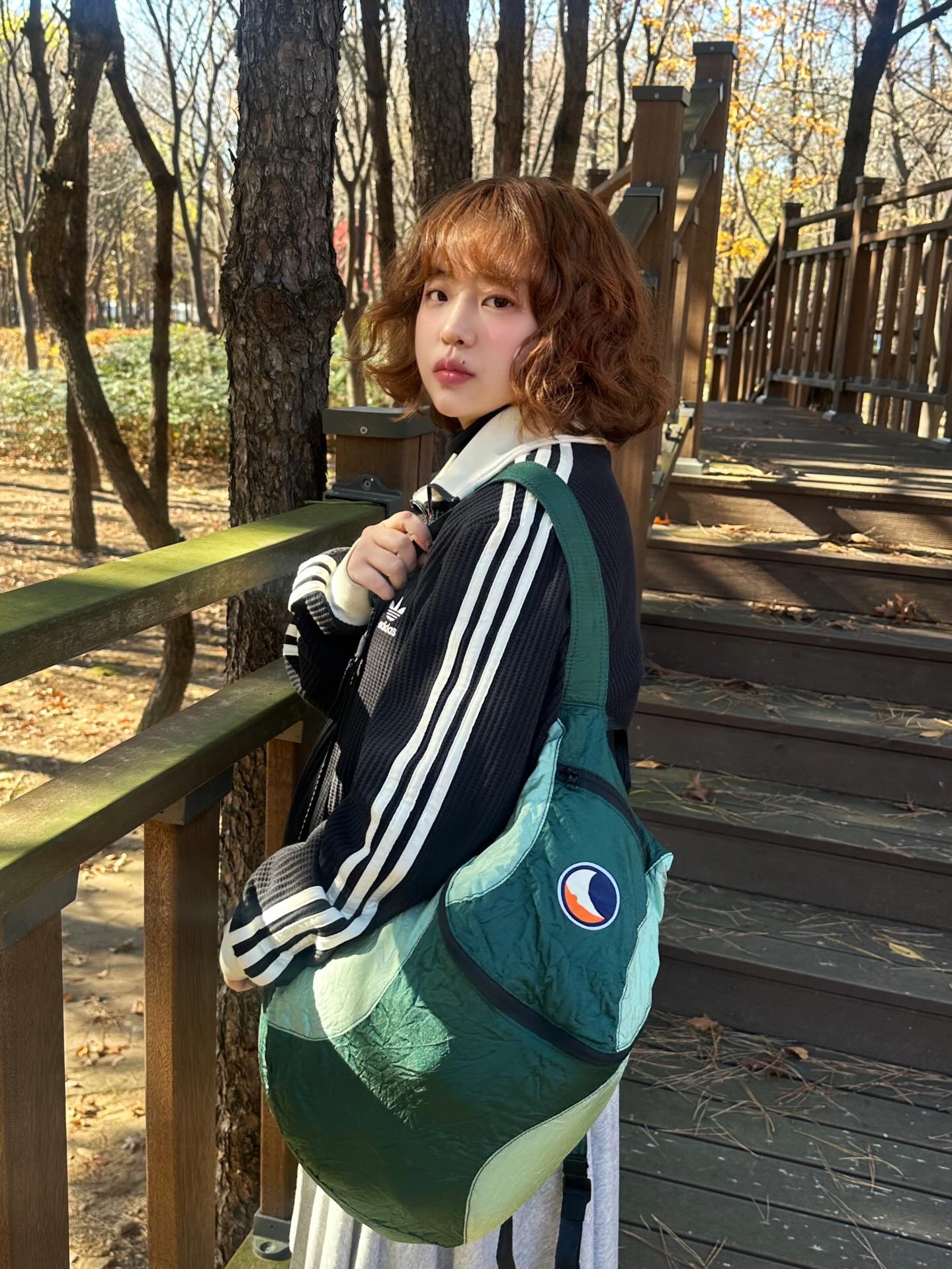 Ticket to the Moon Mini Backpack Dark Green Jade Green (15L) 착용 스타일
