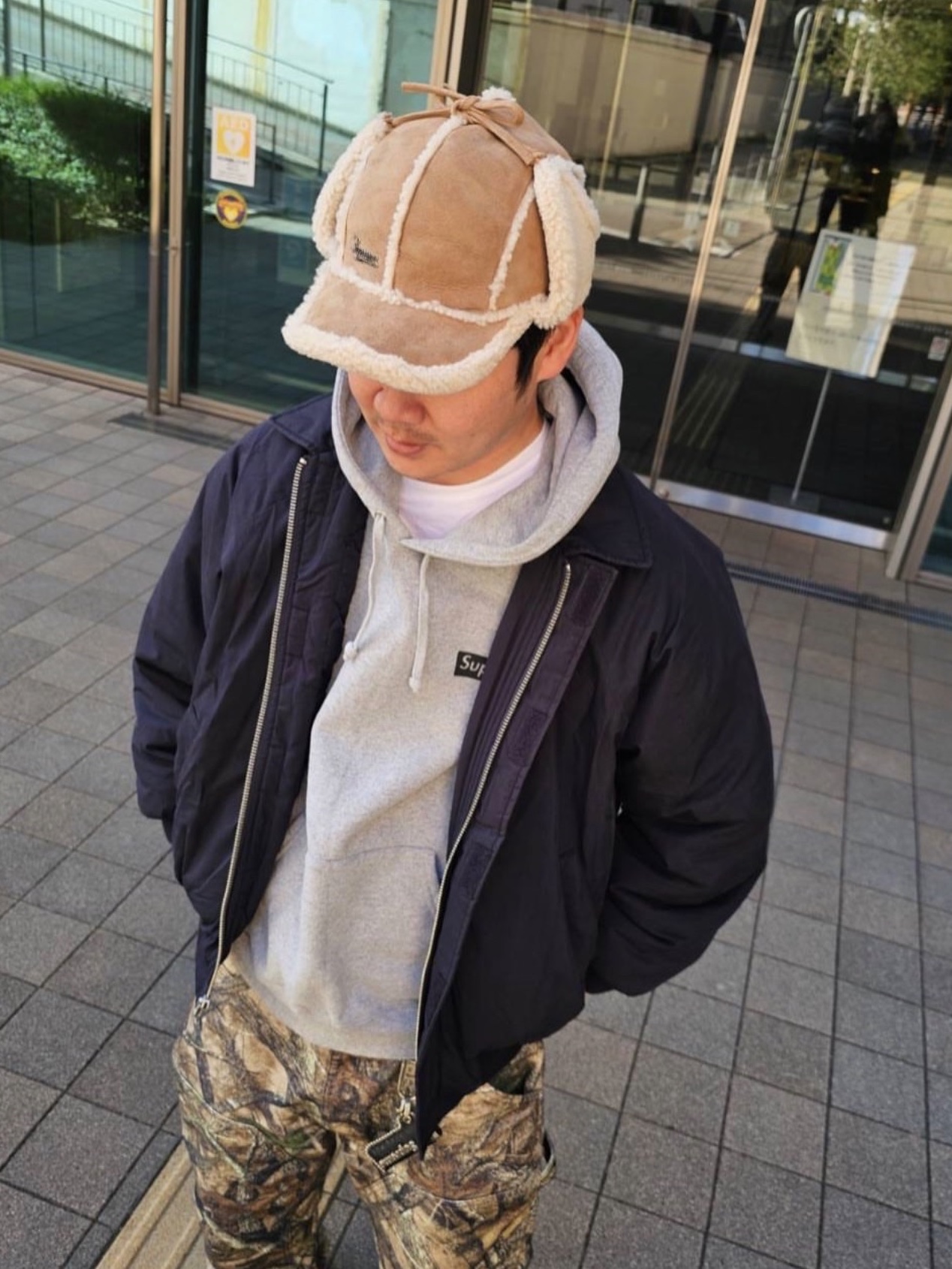 Supreme Shearling Lined Earflap Cap Tan - 25FW 착용 스타일 - 2