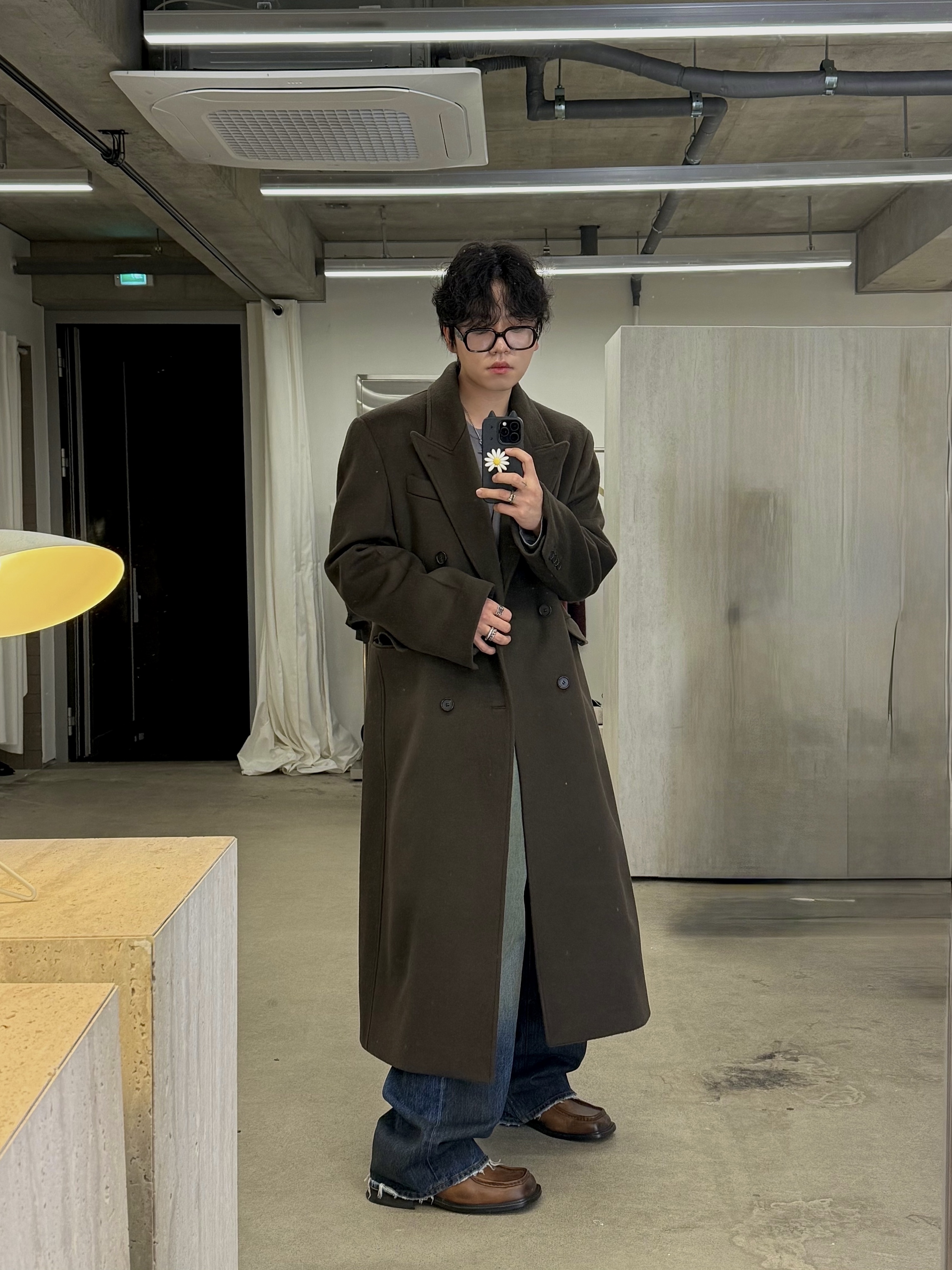 Haleine Wool Cashmere High Neck Coat Black (WJ423), Haleine Semi Wide Bootcut Mud Washed Jean (WB405) 착용 스타일 - 3