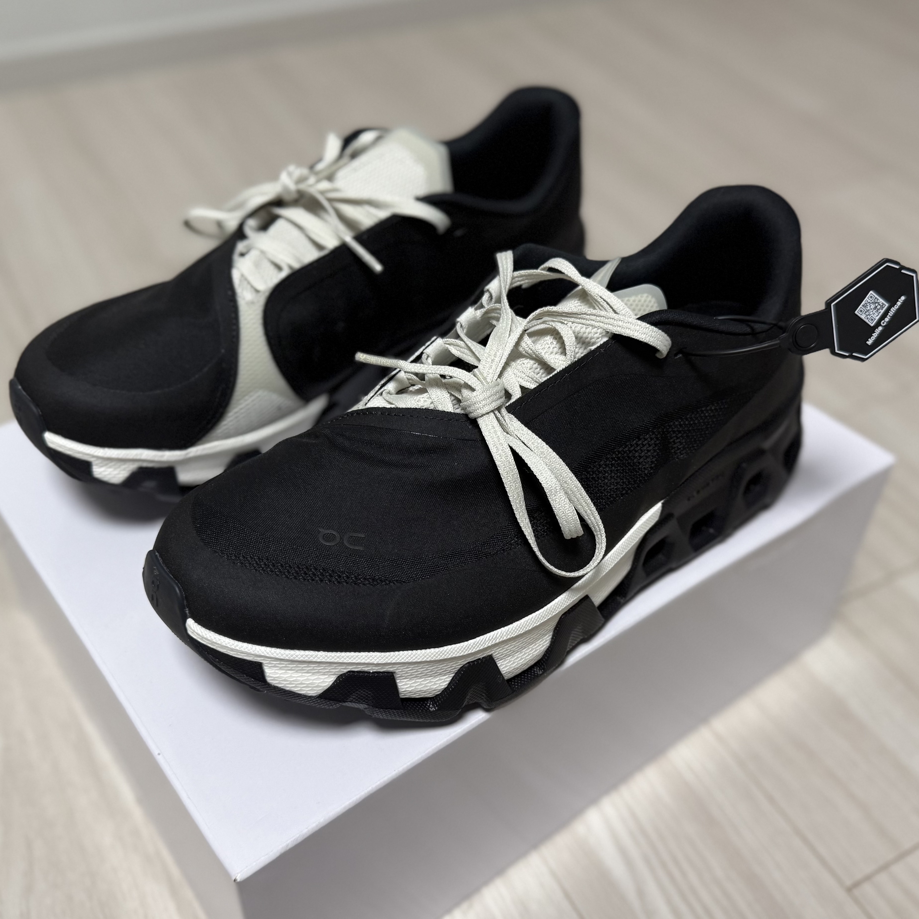 On Running x Post Archive Faction (Paf) Cloudmonster Hyper Black 착용 스타일 - 2
