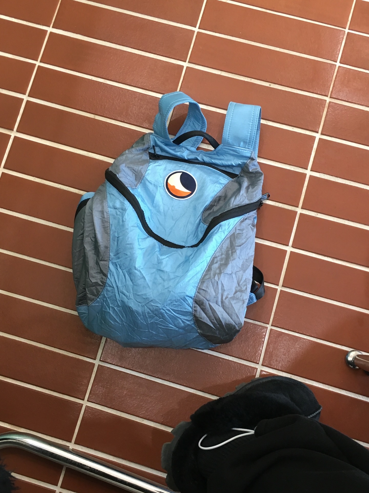 Ticket to the Moon Mini Backpack Sky Blue Light Grey (15L) 착용 스타일