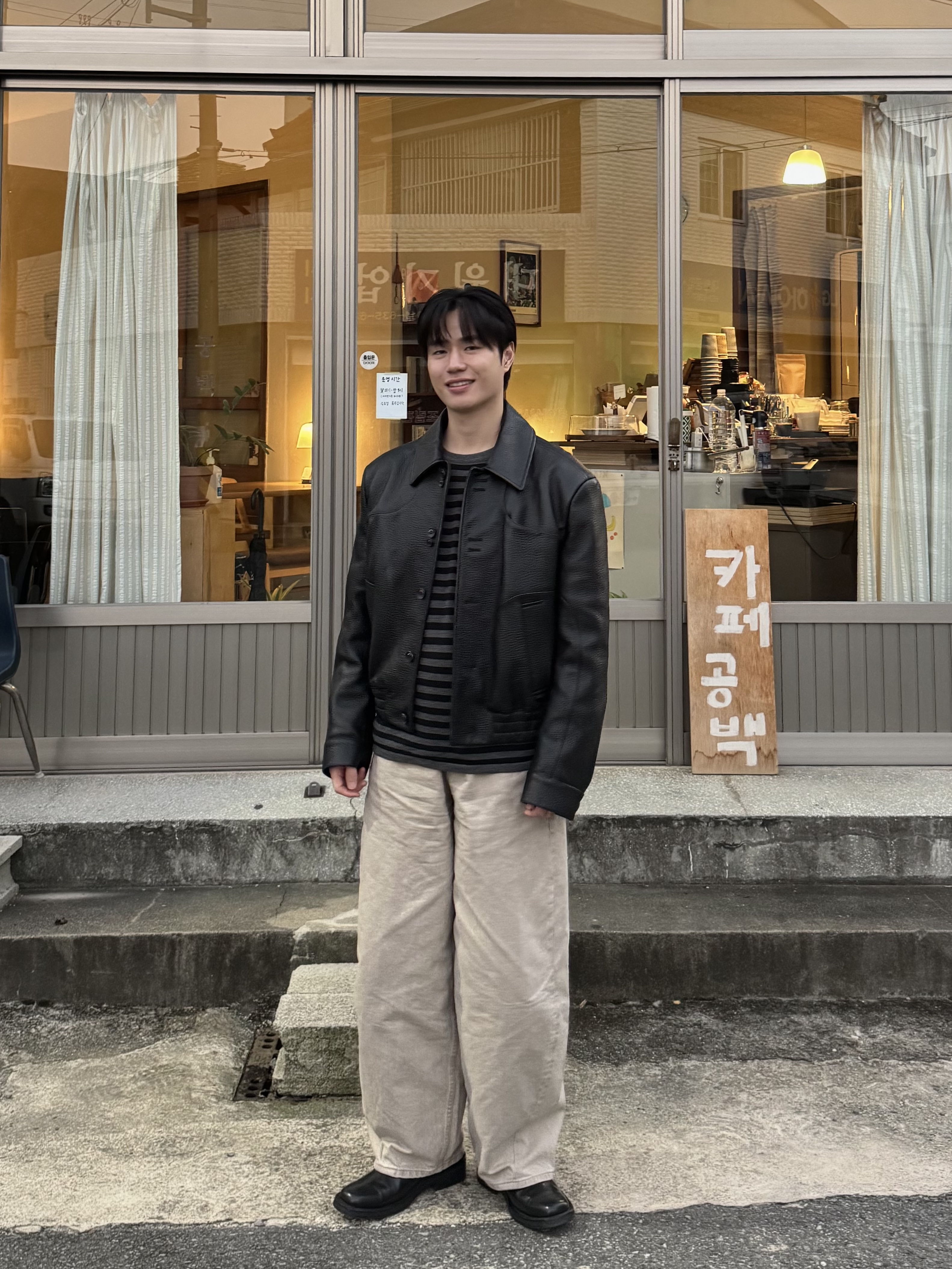 noun Wide Curved Denim Pants Sand Beige 착용 스타일 - 1