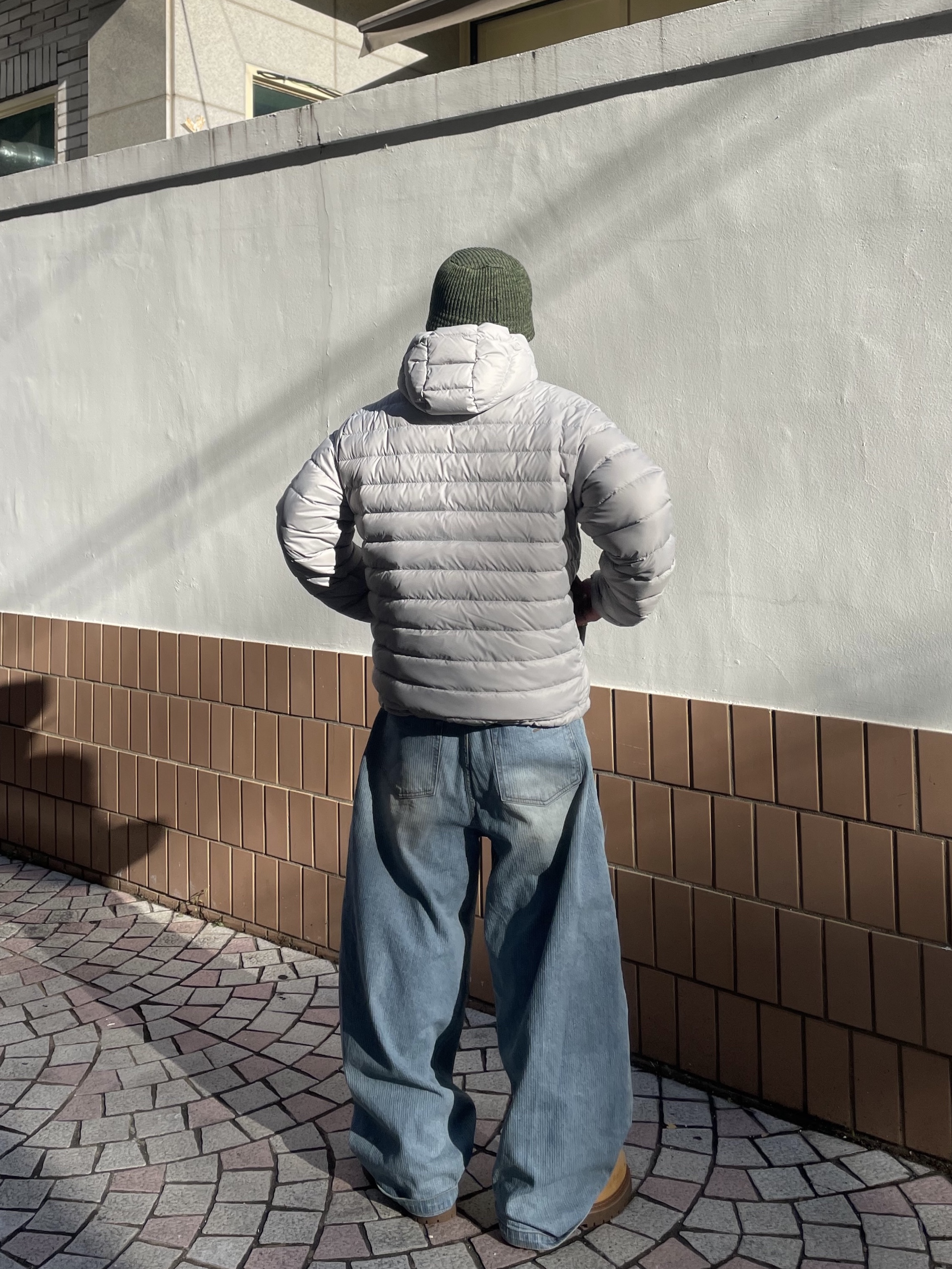 QT8 GARMENTS Duck Down Lightweight Jacket Light Grey 착용 스타일 - 7