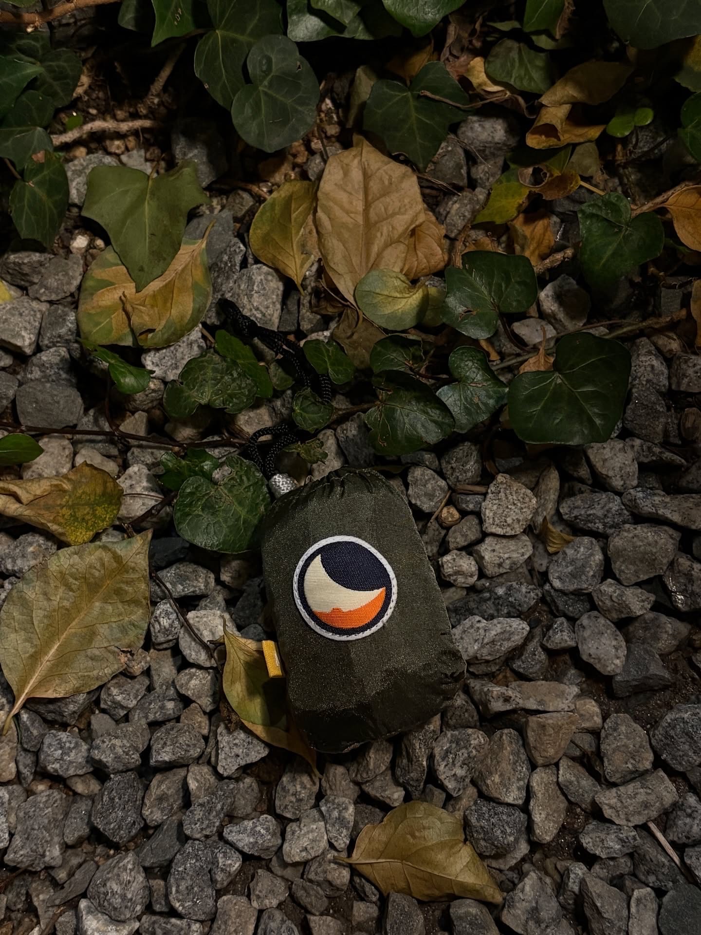 Ticket To The Moon Medium Eco Bag 15L Army Green Khaki 착용 스타일