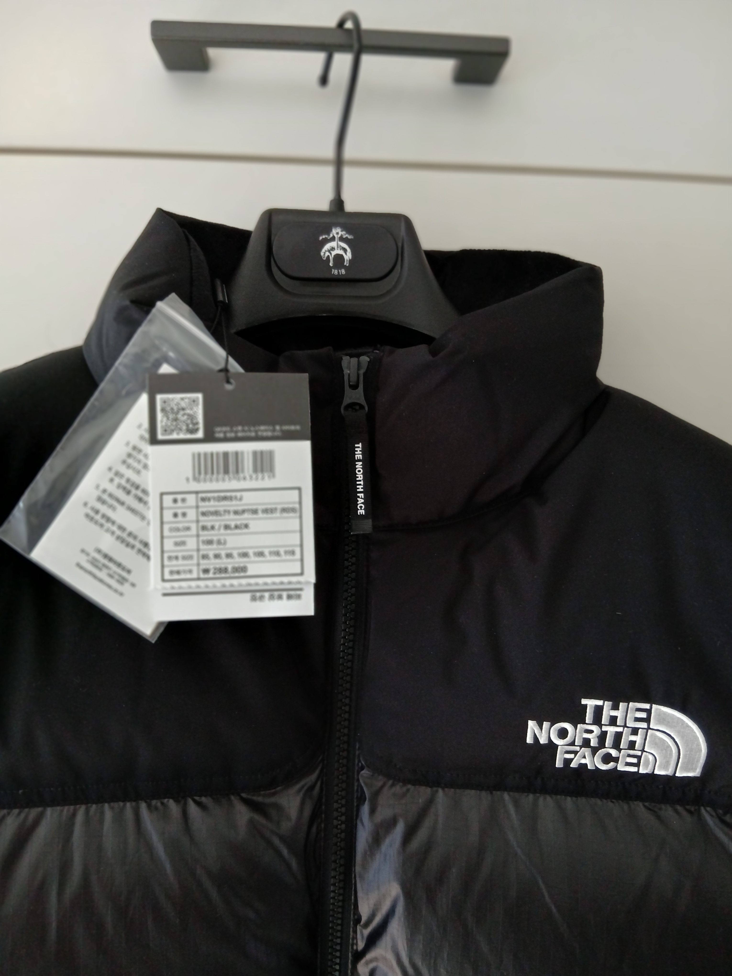 The North Face White Label Novelty Nuptse Down Vest Black, The North Face White Label Novelty Nuptse Down Vest Black 착용 스타일 - 2