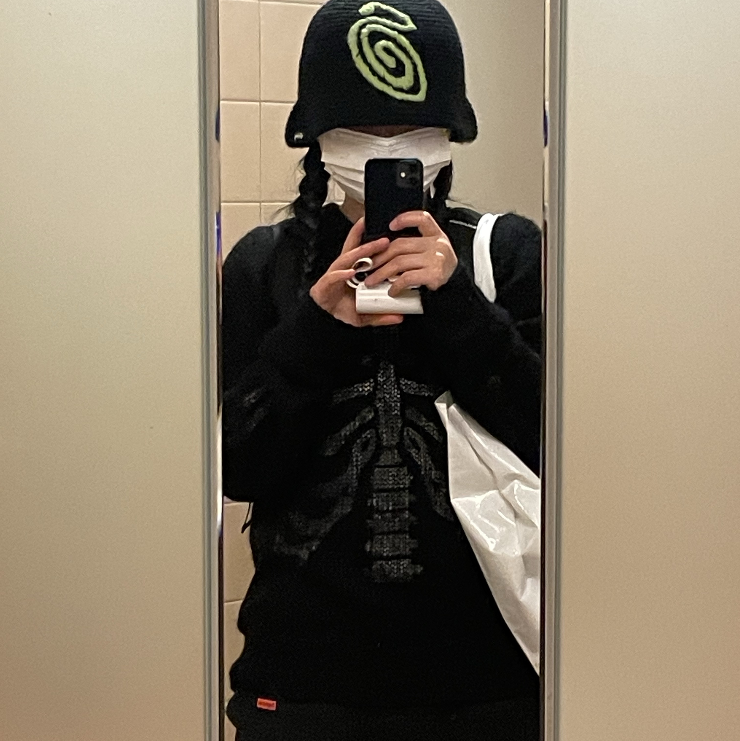 Stussy Swirly S Knit Bucket Hat Black, Stussy S Loose Knit Sweater Black 착용 스타일