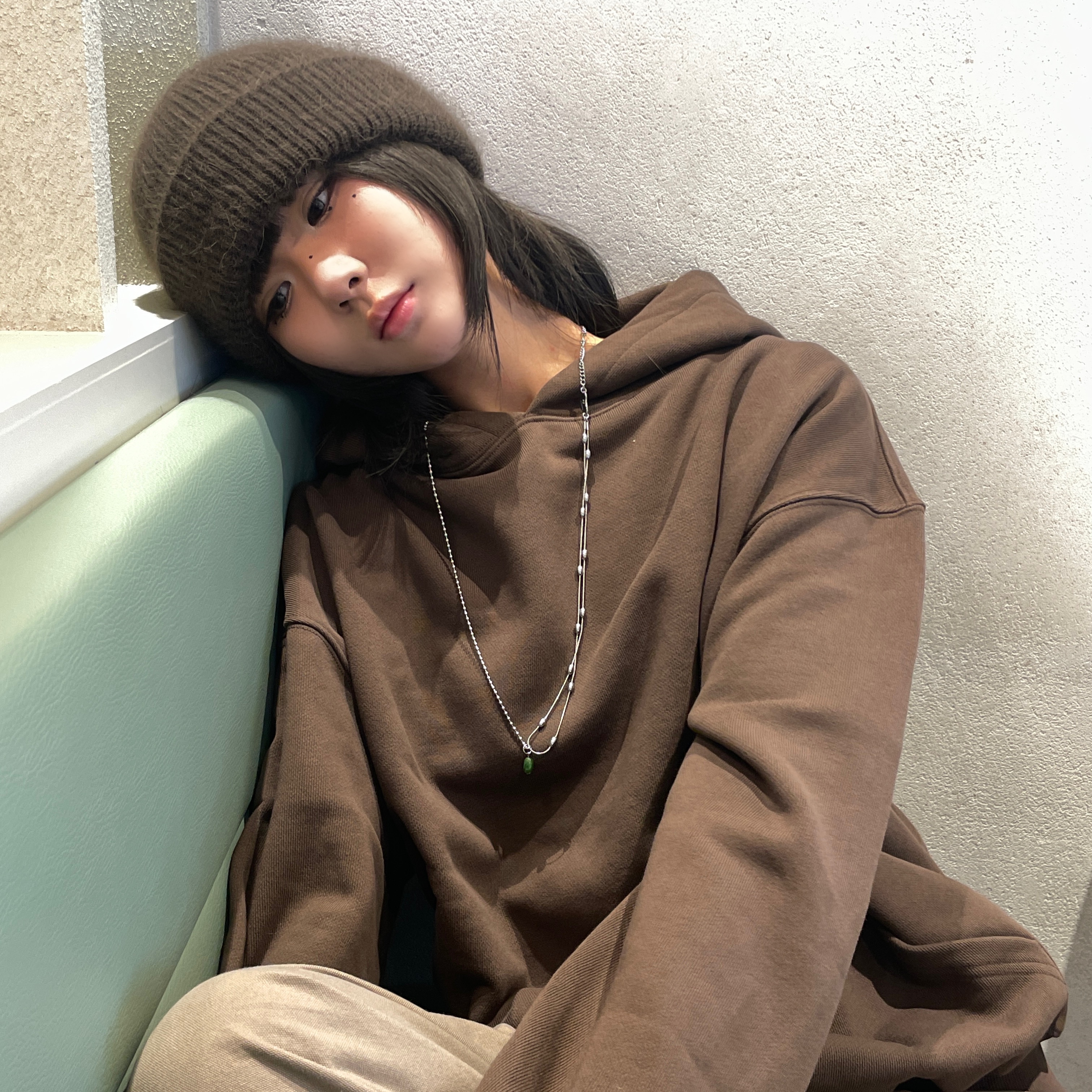 Riomeu Layered Long Drop Chain Necklace Green 착용 스타일 - 3