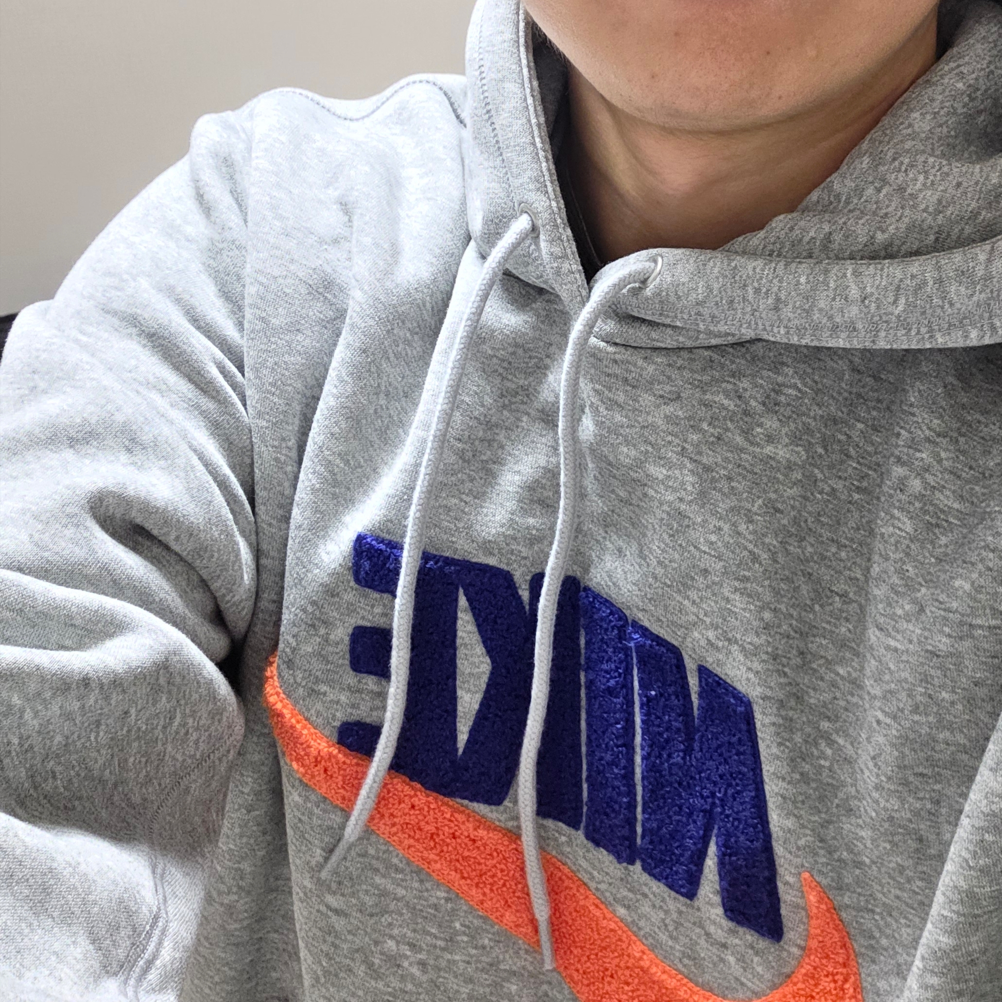 Nike Club Fleece Pullover Hoodie Dark Grey Heather - Asia 착용 스타일