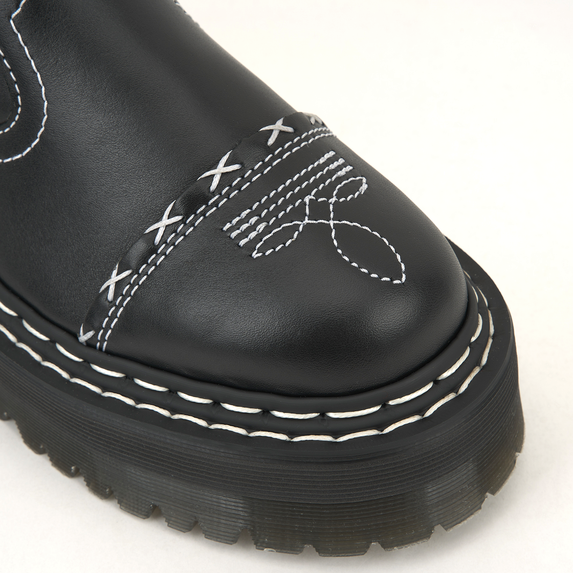 닥터마틴 2976 고딕 아메리카나 레더 플랫폼 첼시 부츠 블랙(Dr. Martens 2976 Gothic Americana Leather Platform Chelsea Boots Black) - 7
