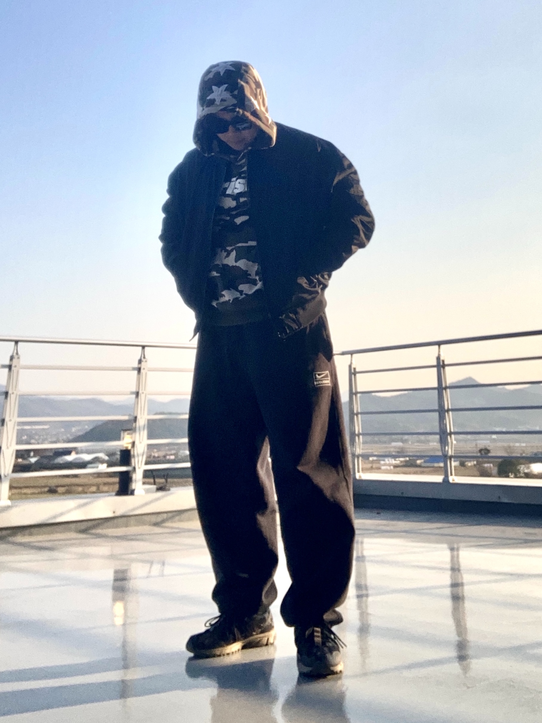 Asics Gel-Sonoma 15-50 Black Pepper, Nike x Stussy NRG Washed Fleece Pants Black (DO5296-010) 착용 스타일