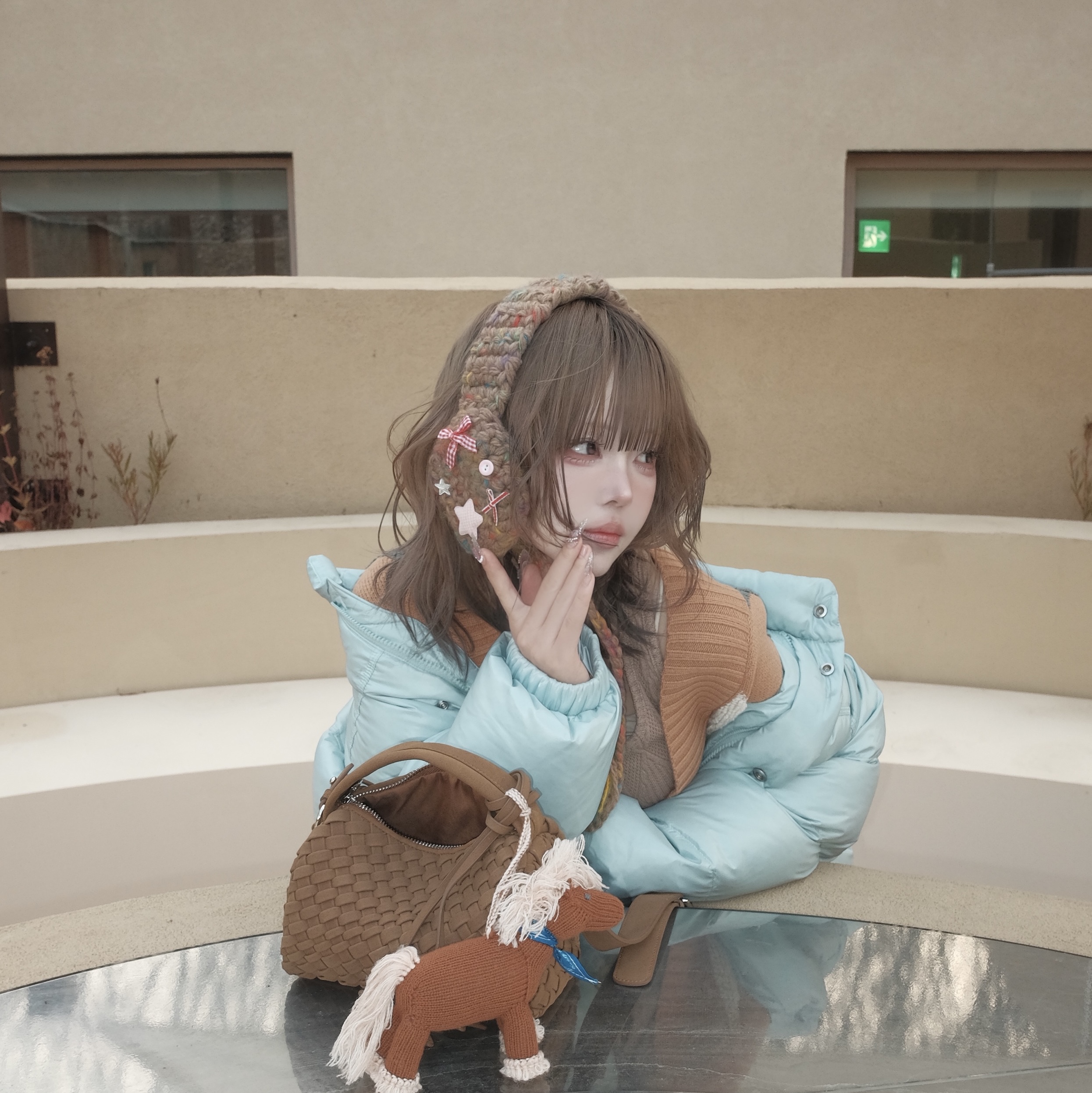 UGG Classic Mini Boots Chestnut 착용 스타일 - 1