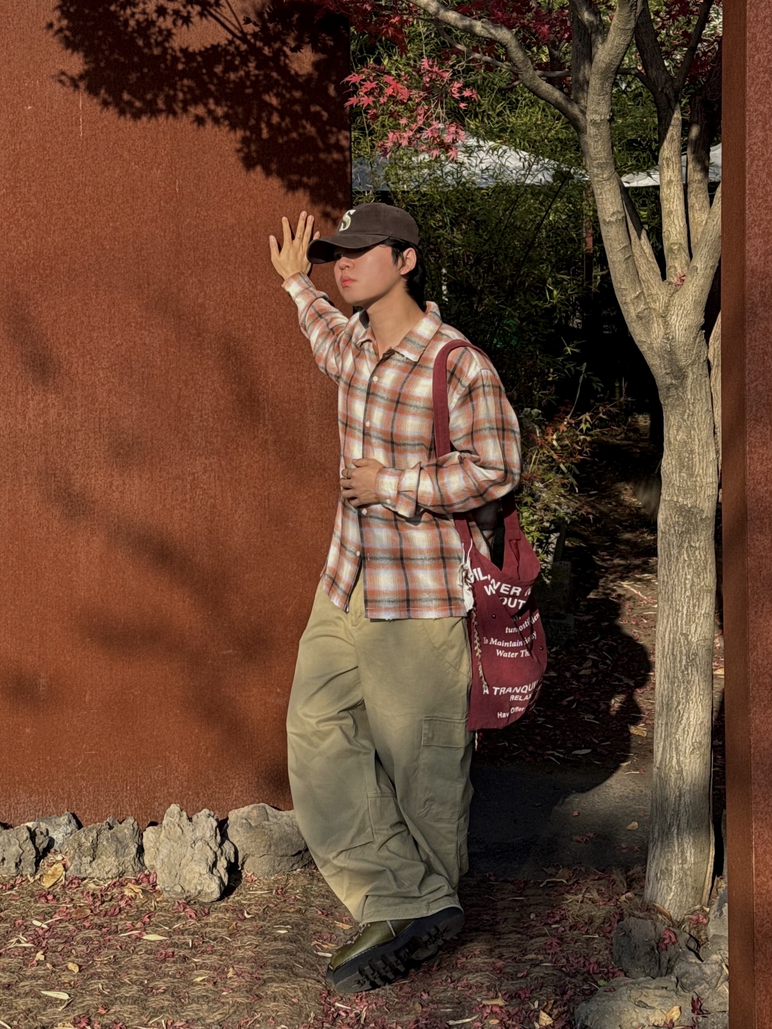 noun Washed Cargo Pants Beige 착용 스타일 - 4