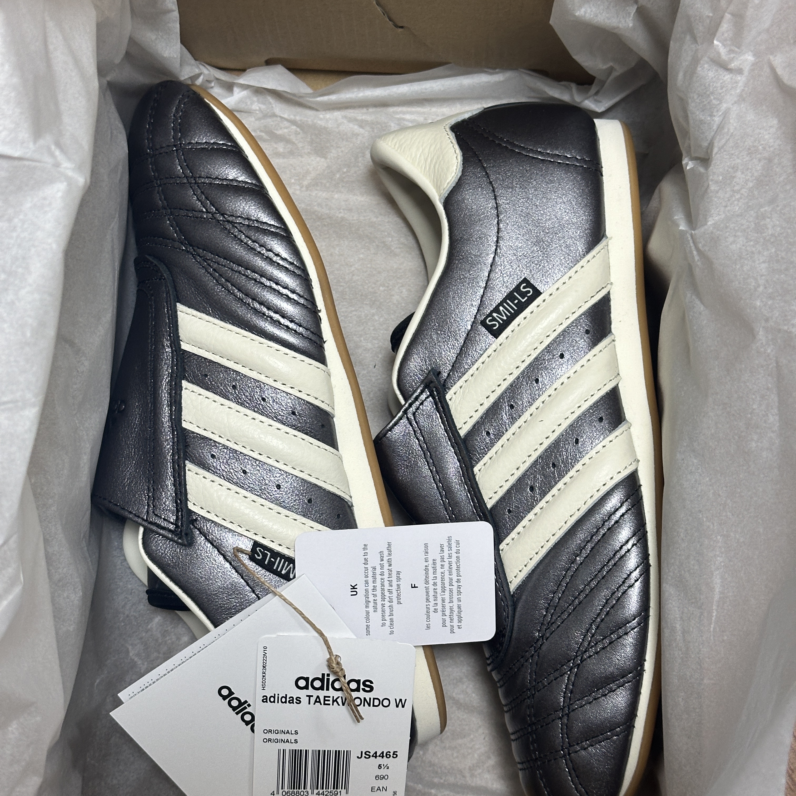 (W) Adidas Taekwondo Core Black Silver Metallic 착용 스타일 - 1