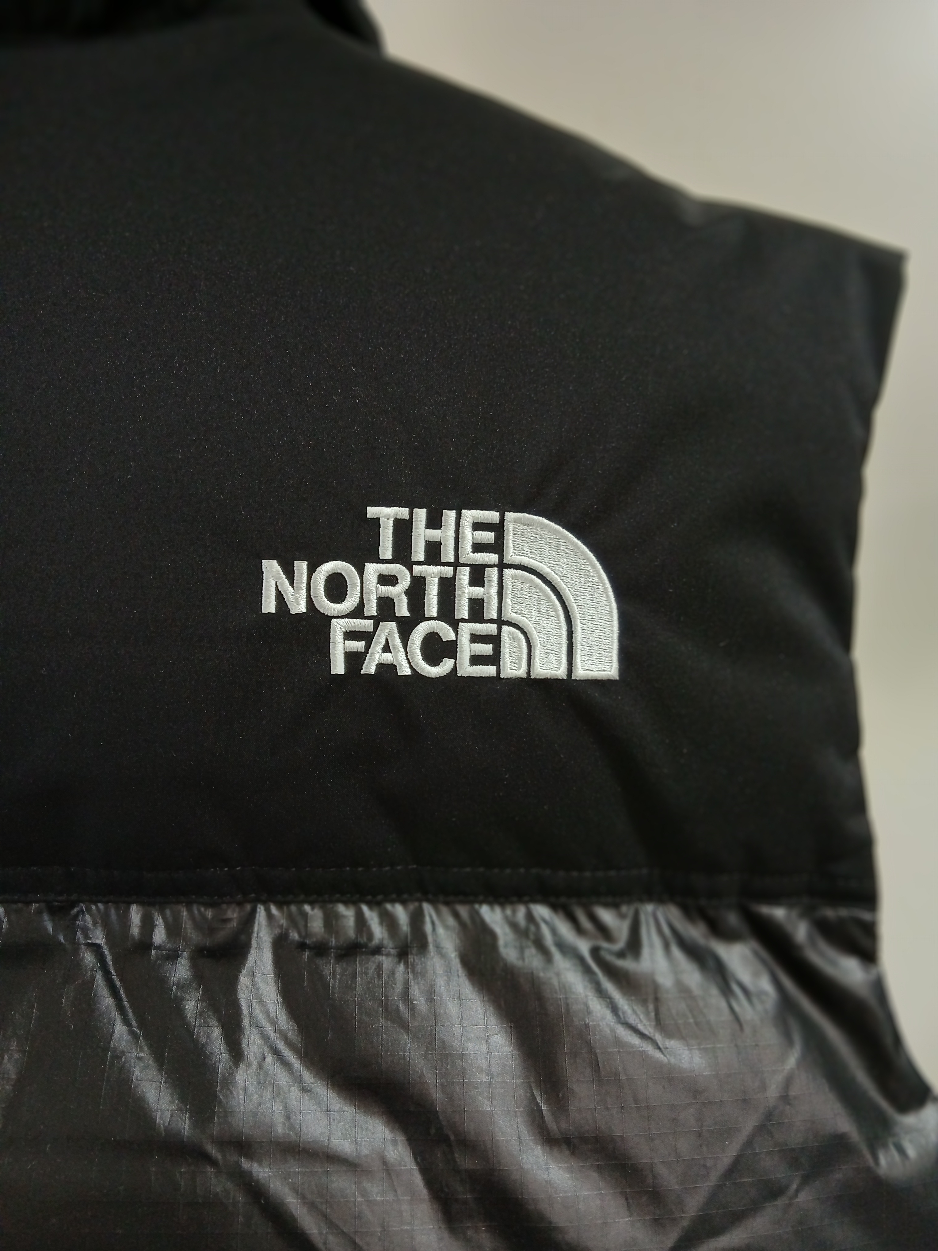 The North Face White Label Novelty Nuptse Down Vest Black, The North Face White Label Novelty Nuptse Down Vest Black 착용 스타일 - 9