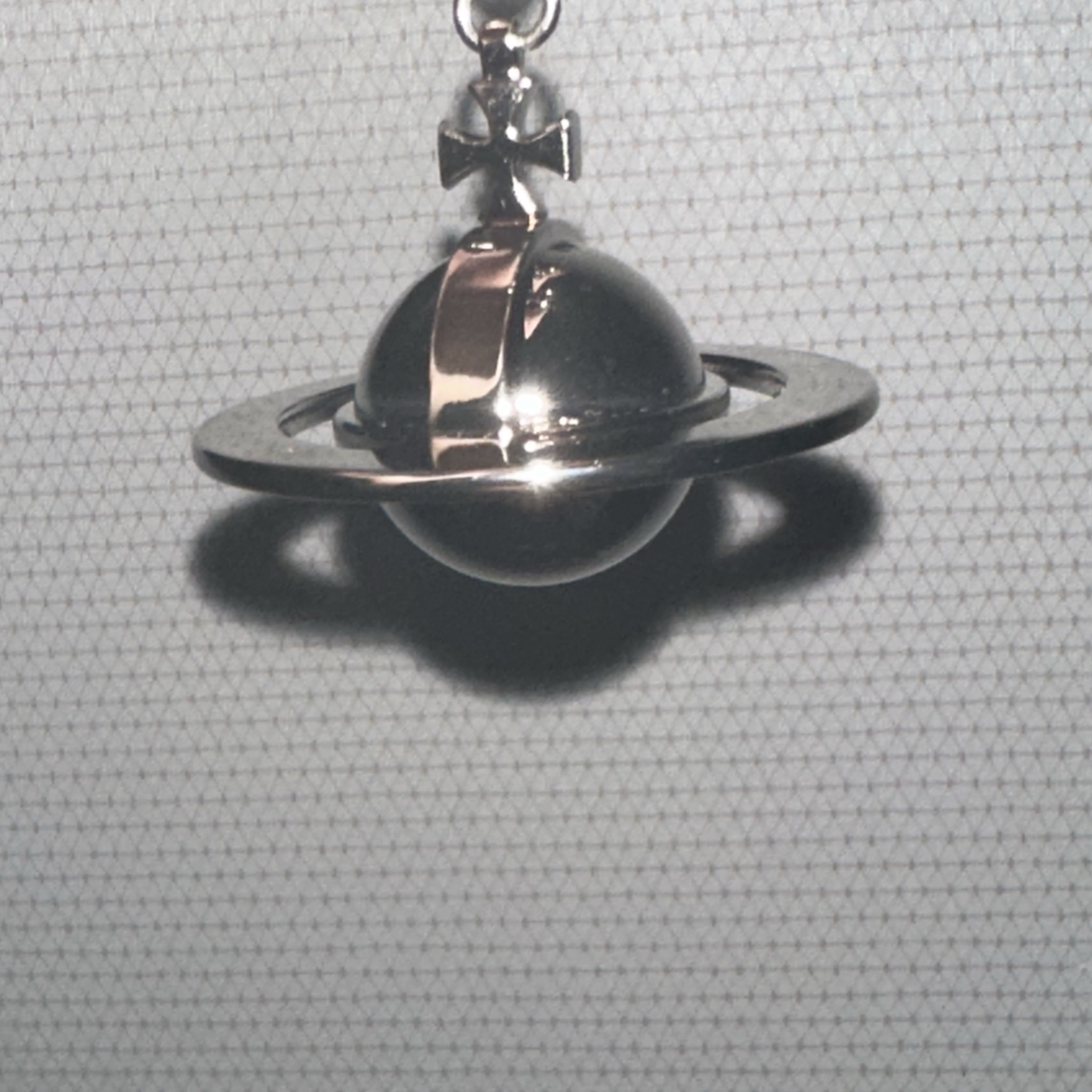 Vivienne Westwood 3D Orb Keyring Black 착용 스타일 - 1