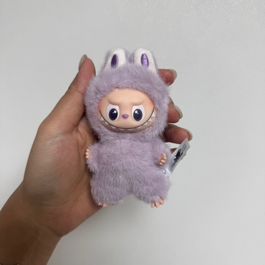Pop Mart Labubu The Monsters Pin For Love Series Vinyl Plush Pendant (A-M) M (Opened Case) 착용 스타일