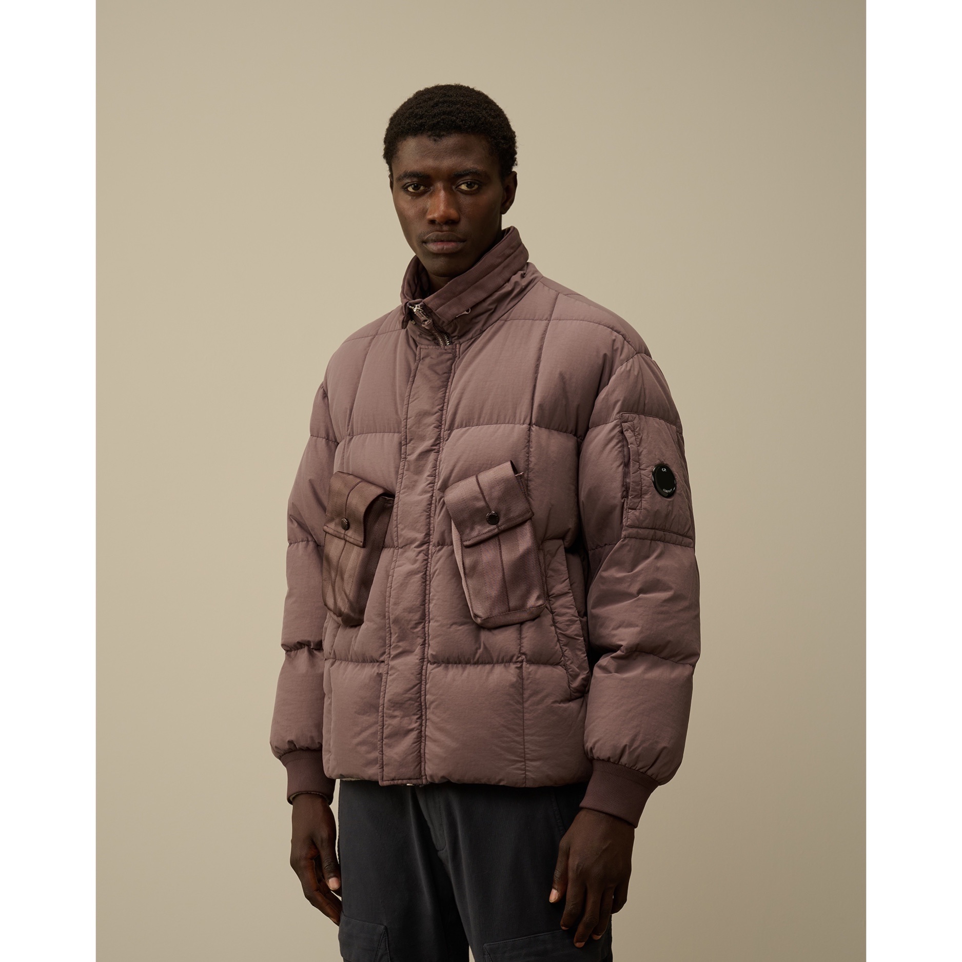 C.P. Company Flatt Nylon Short Down Jacket Purple Dove - 24FW 착용 스타일