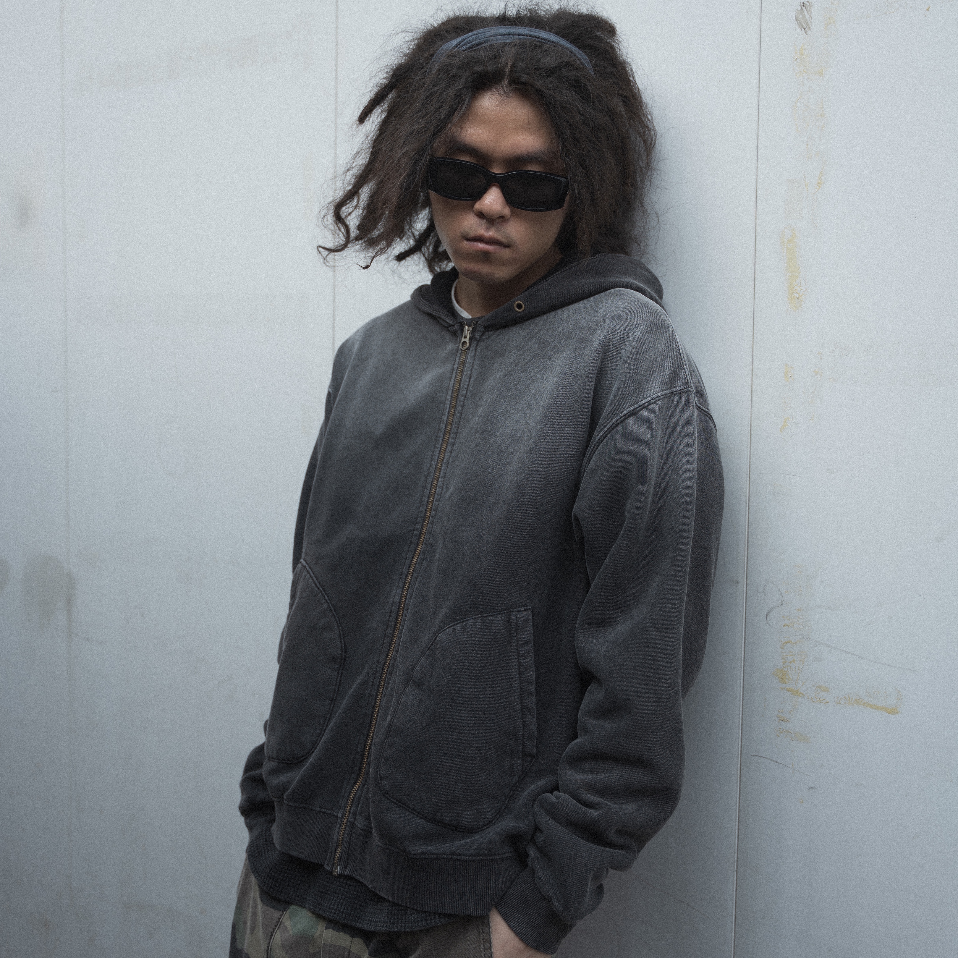 POSR Overdyed Thermal Zip Hoodie Faded Black, POSR Washed Fatigue Pants Camo 착용 스타일