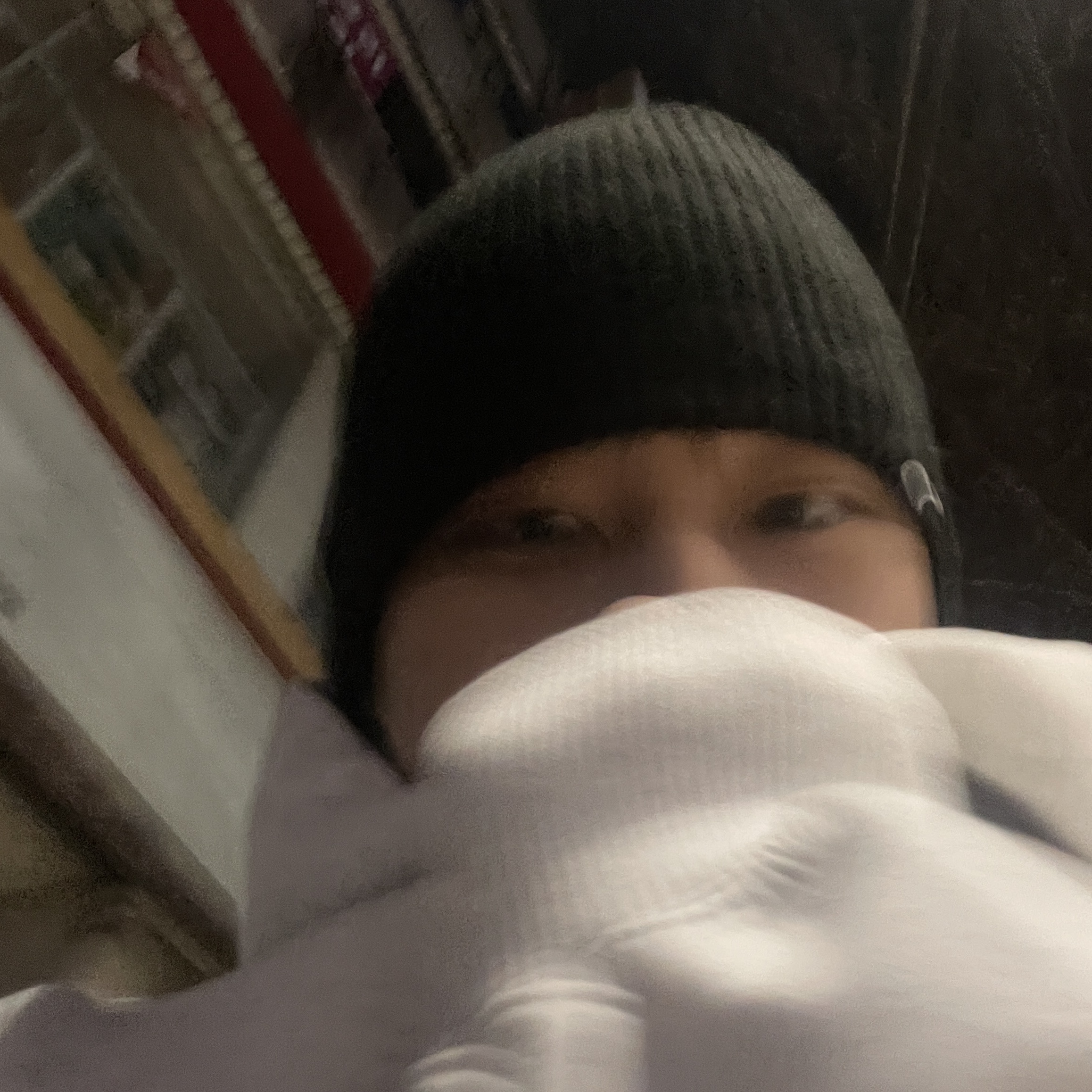 IAB Studio 25 Hoodie Light Gray Navy, Oakley Session Beanie Blackout 착용 스타일 - 2