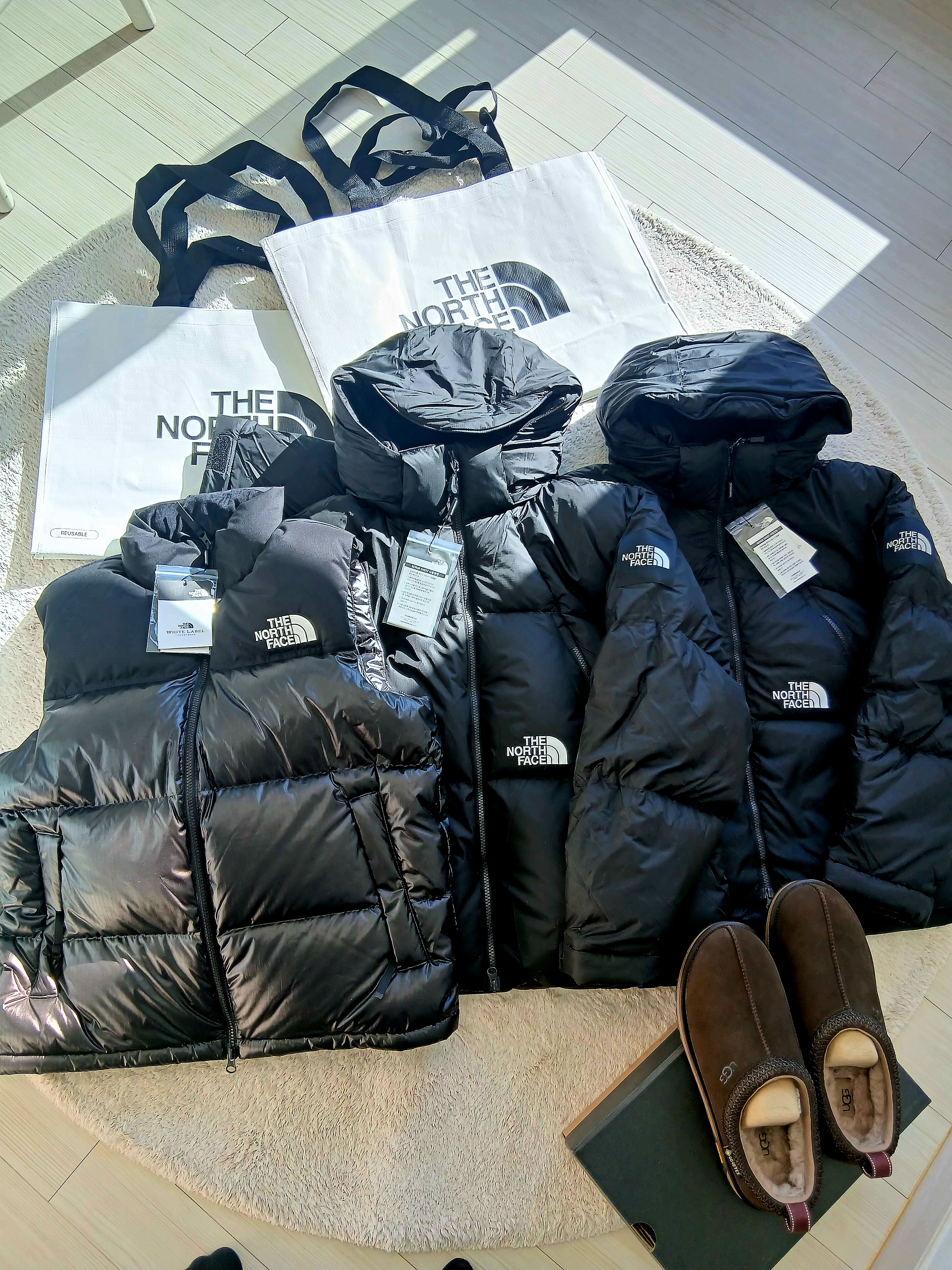 The North Face White Label Novelty Nuptse Down Vest Black, The North Face White Label Novelty Nuptse Down Vest Black 착용 스타일 - 1