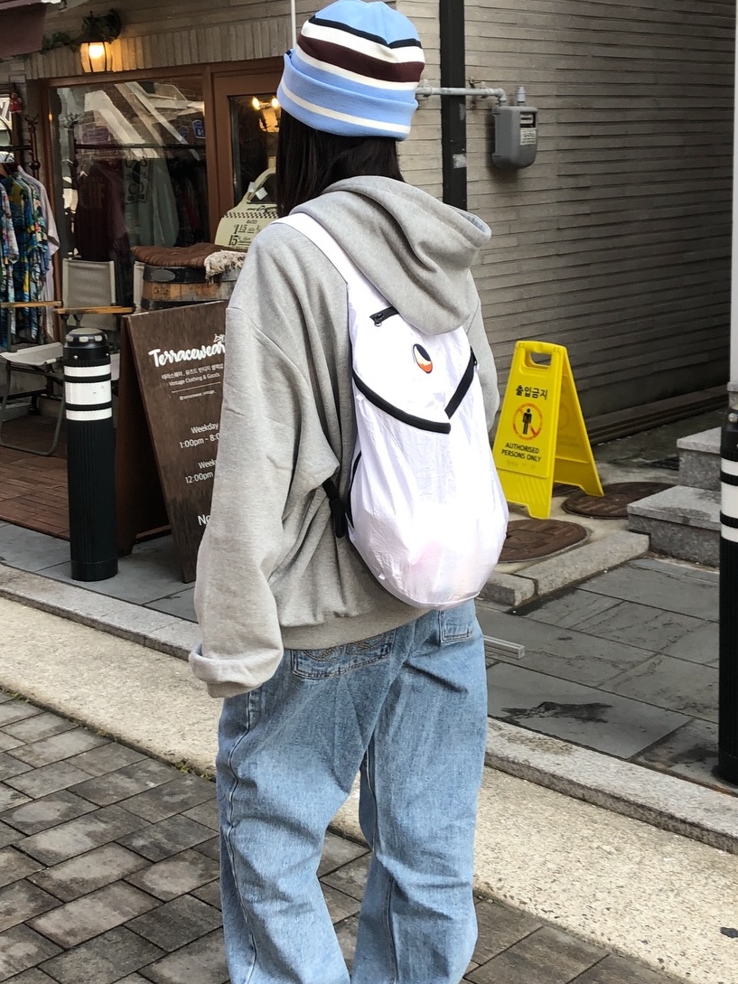 Ticket to the Moon Mini Backpack White (15L) 착용 스타일