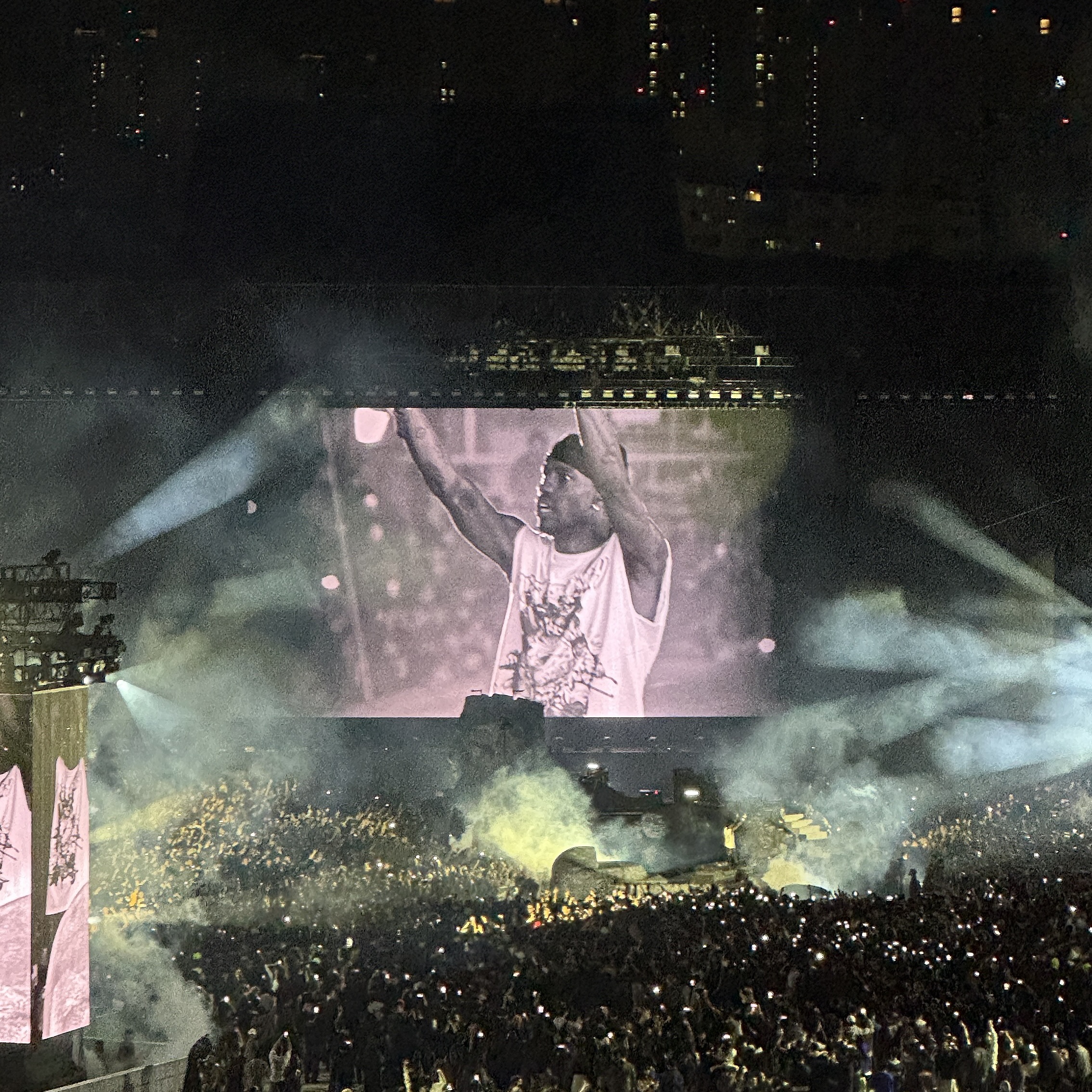 Travis Scott Circus Maximus Stadium Tour 25 T-Shirts Off White - Korea Exclusive 착용 스타일
