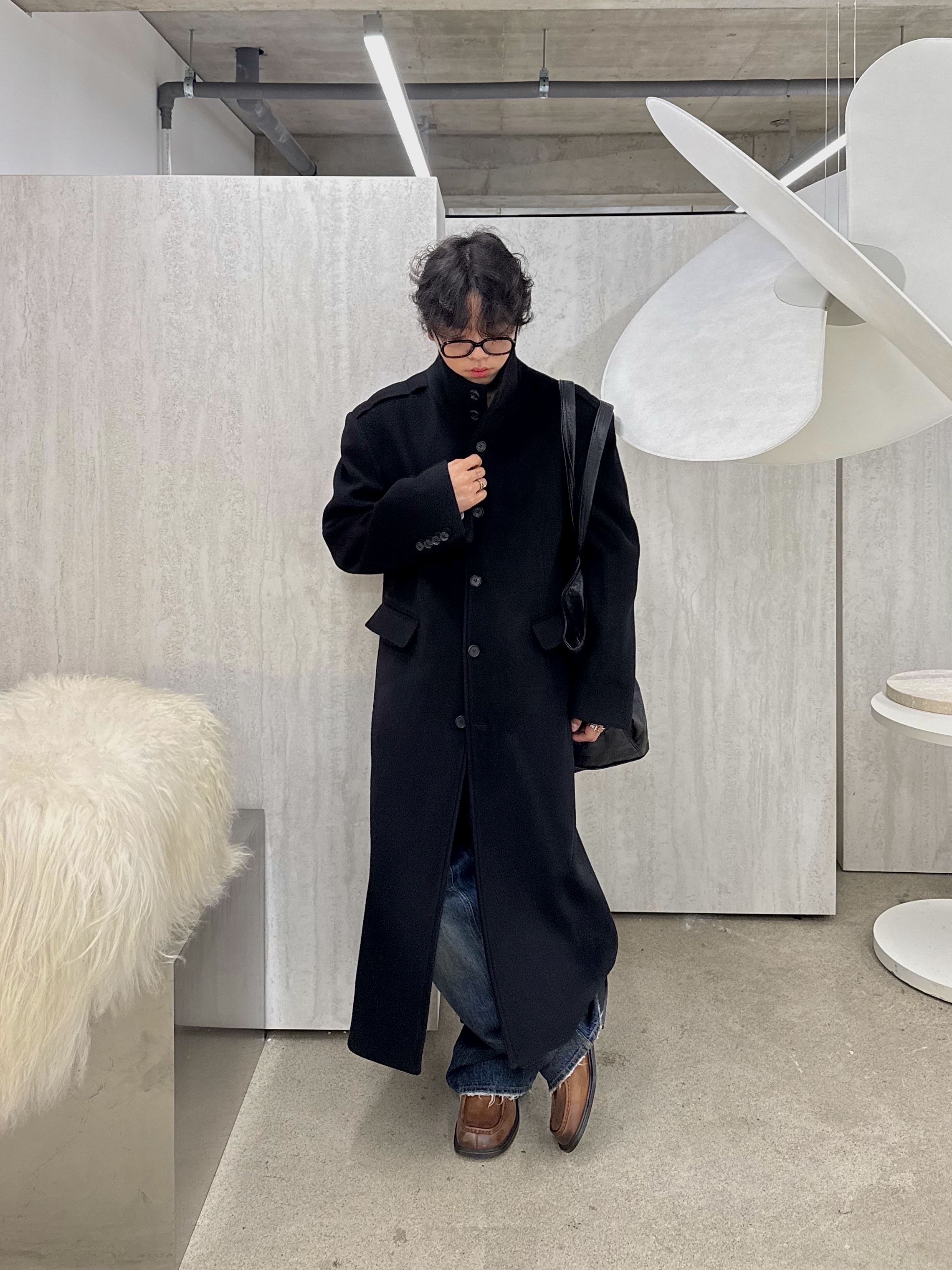 Haleine Wool Cashmere High Neck Coat Black (WJ423), Haleine Semi Wide Bootcut Mud Washed Jean (WB405) 착용 스타일 - 2