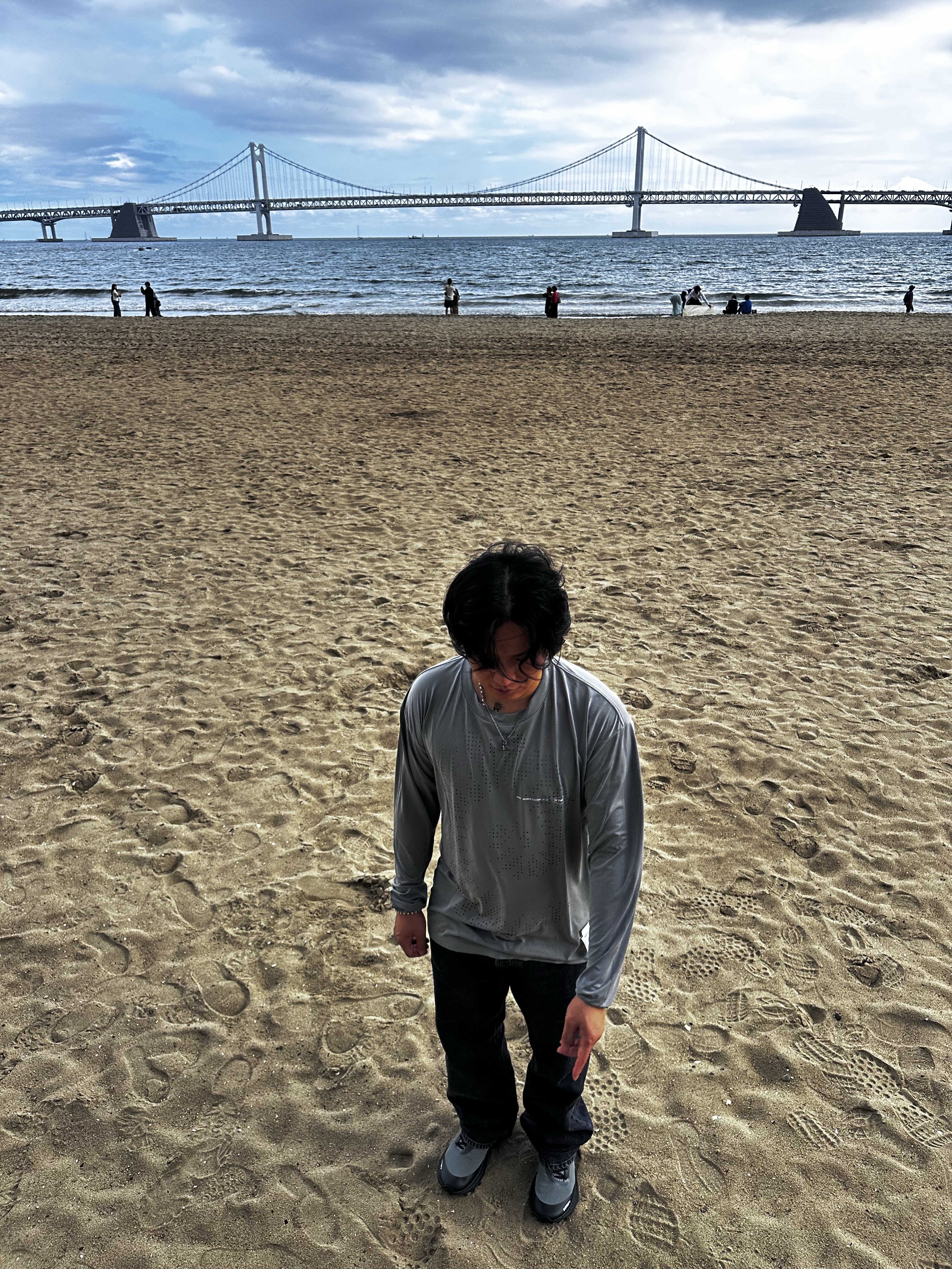 Satisfy The Rocker Shadow (Special Edition), Satisfy x Post Archive Faction (Paf) Auralite Long T-Shirt Grey 착용 스타일 - 1