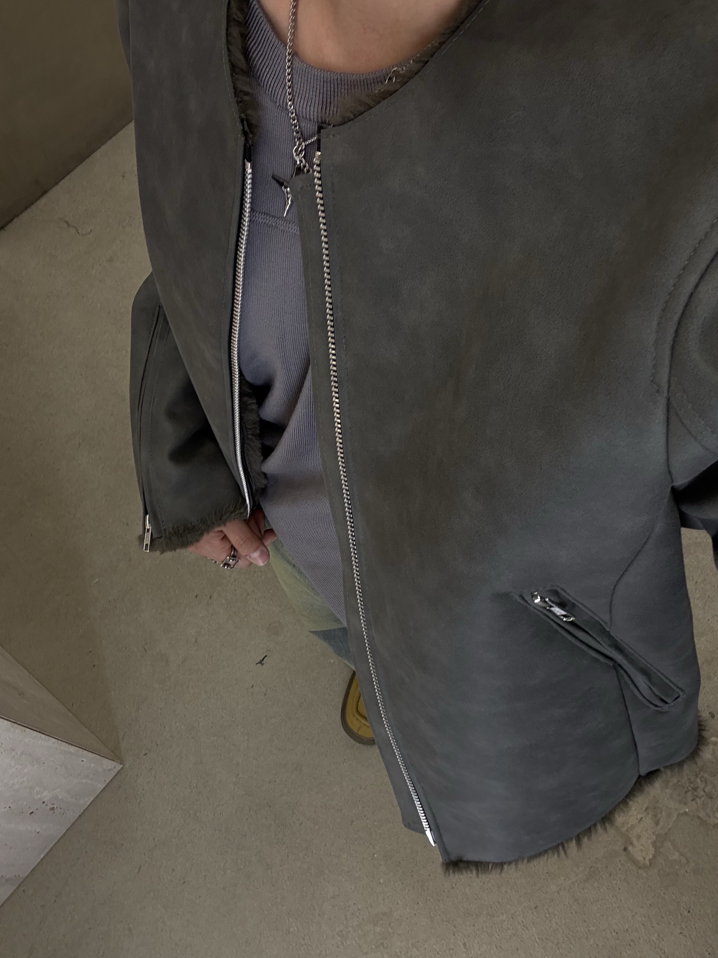 Haleine Wool Cashmere High Neck Coat Black (WJ423), Haleine Semi Wide Bootcut Mud Washed Jean (WB405) 착용 스타일 - 9