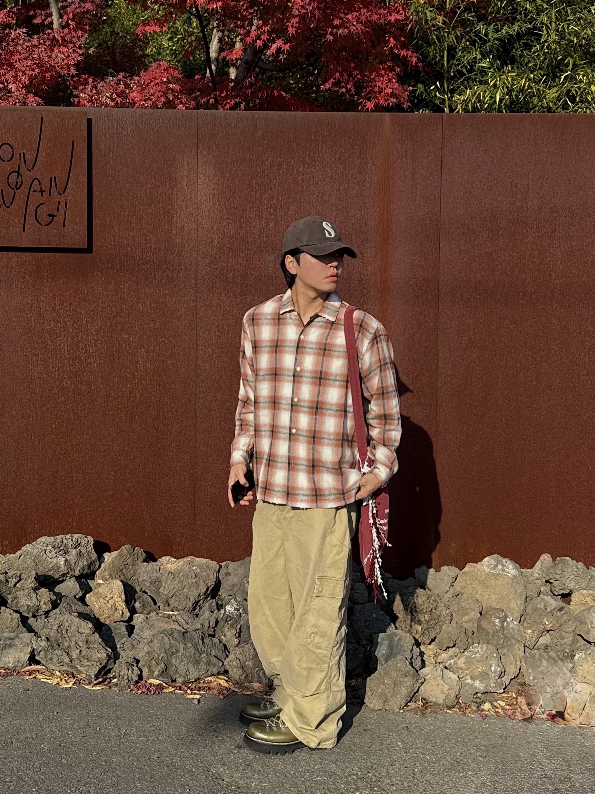 noun Washed Cargo Pants Beige 착용 스타일 - 2