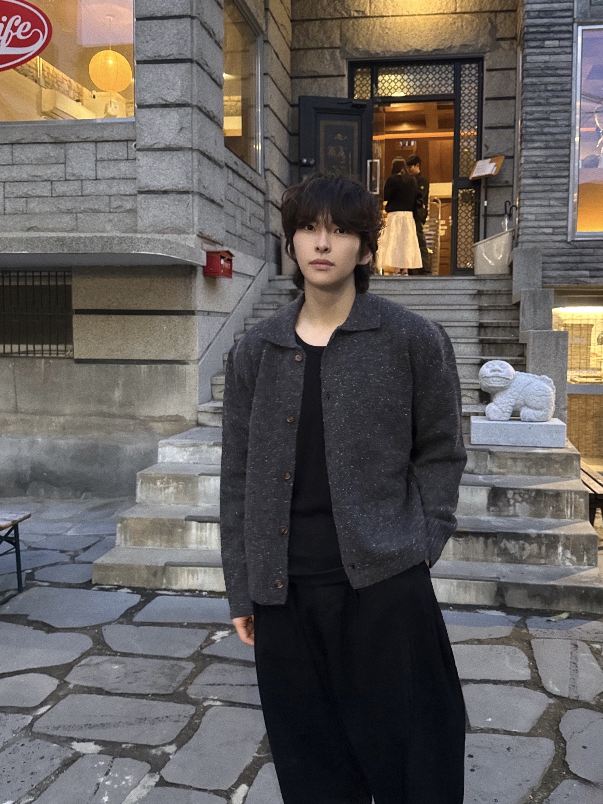 noun Nep Yarn Collar Cardigan Charcoal, noun Wide Tapered Chino Pants Black 착용 스타일 - 5