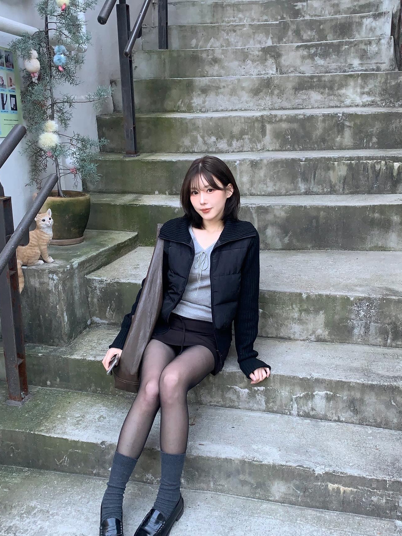 Haruta HS-304 Penny Loafer Black 착용 스타일 - 2