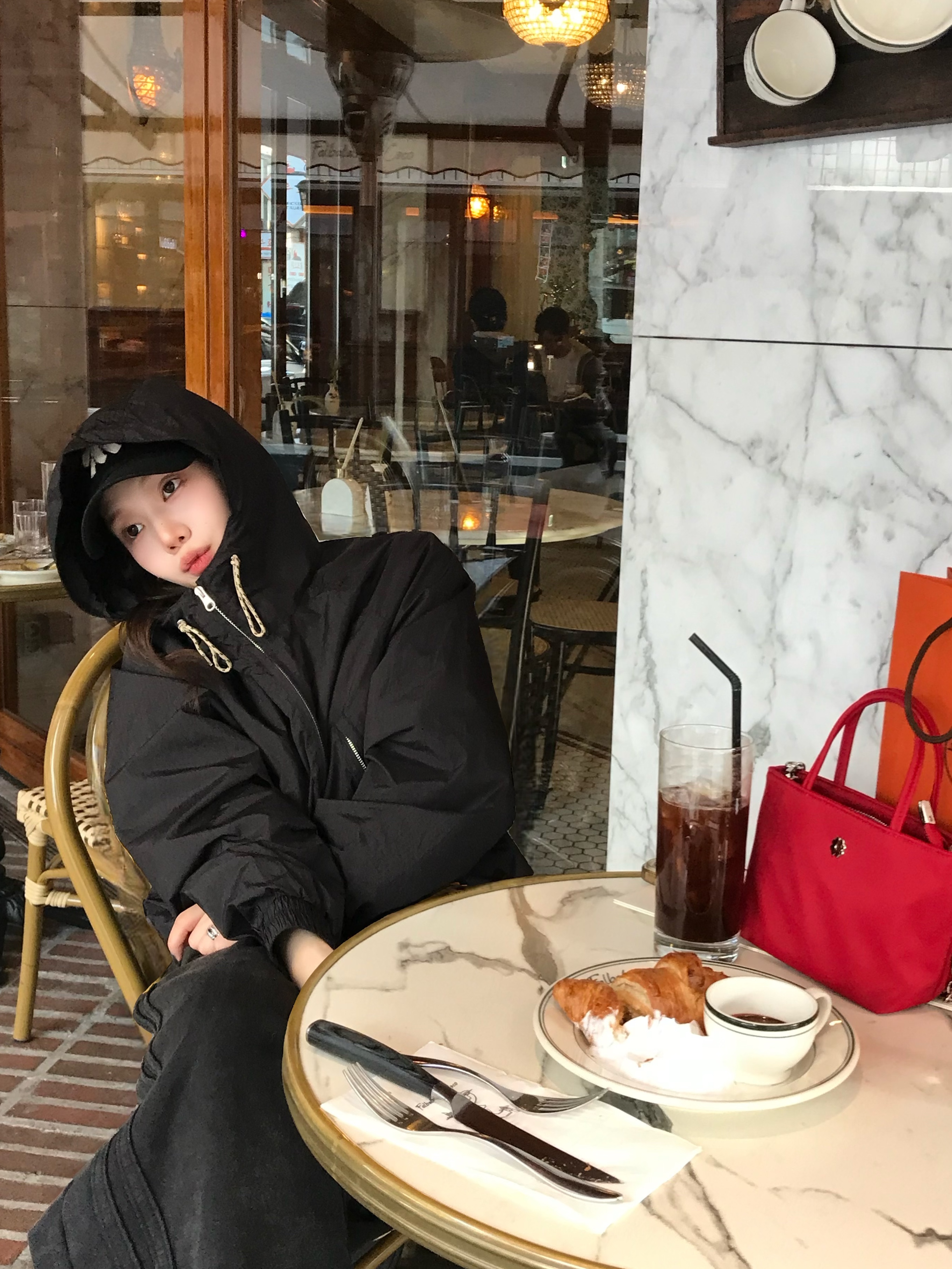 QT8 GARMENTS Nostalgia Windbreaker Black 착용 스타일 - 5